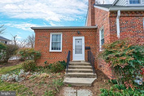 304 N HIGHLAND STREET ARLINGTON VA 22201