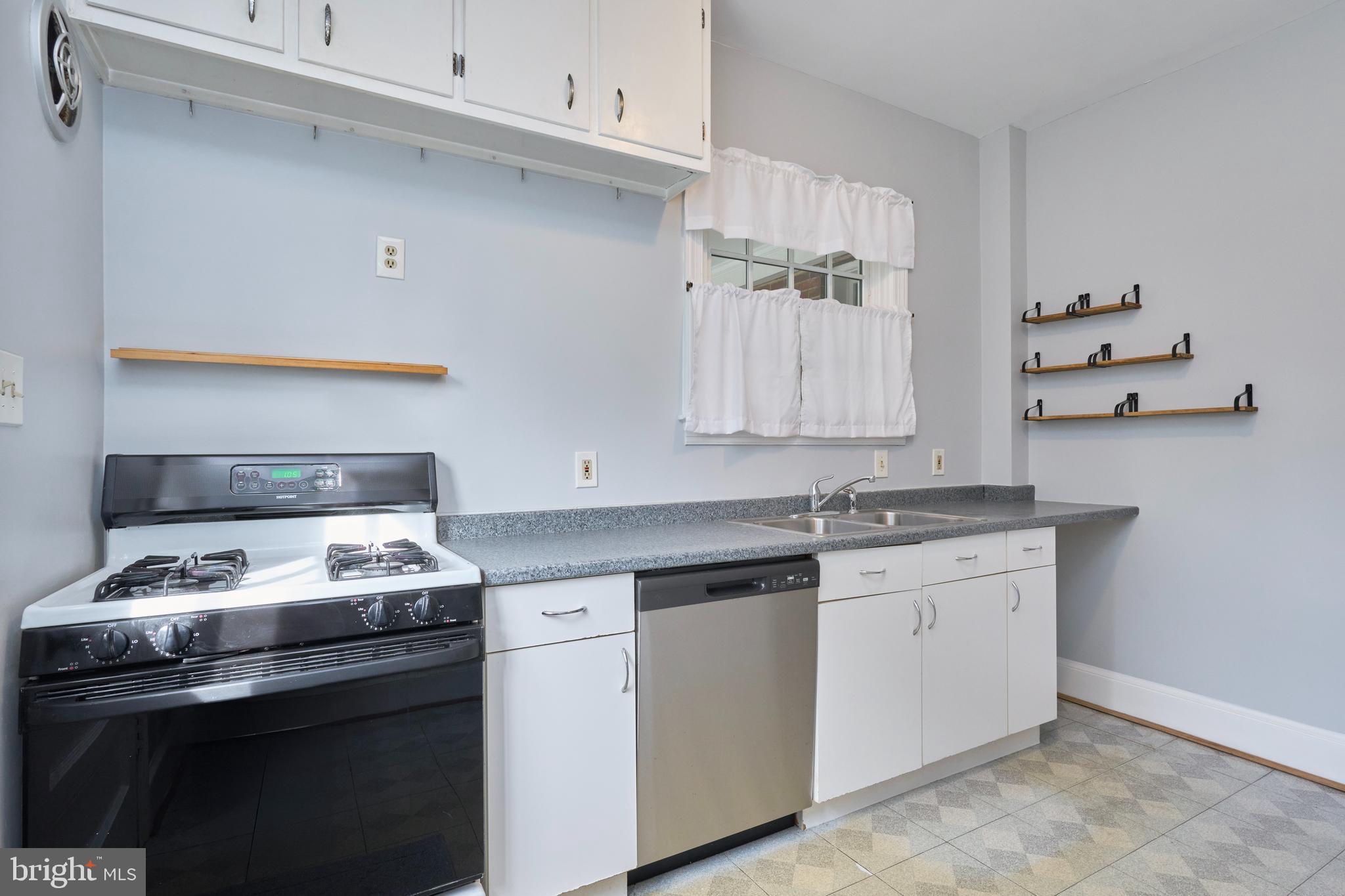 304 N HIGHLAND STREET