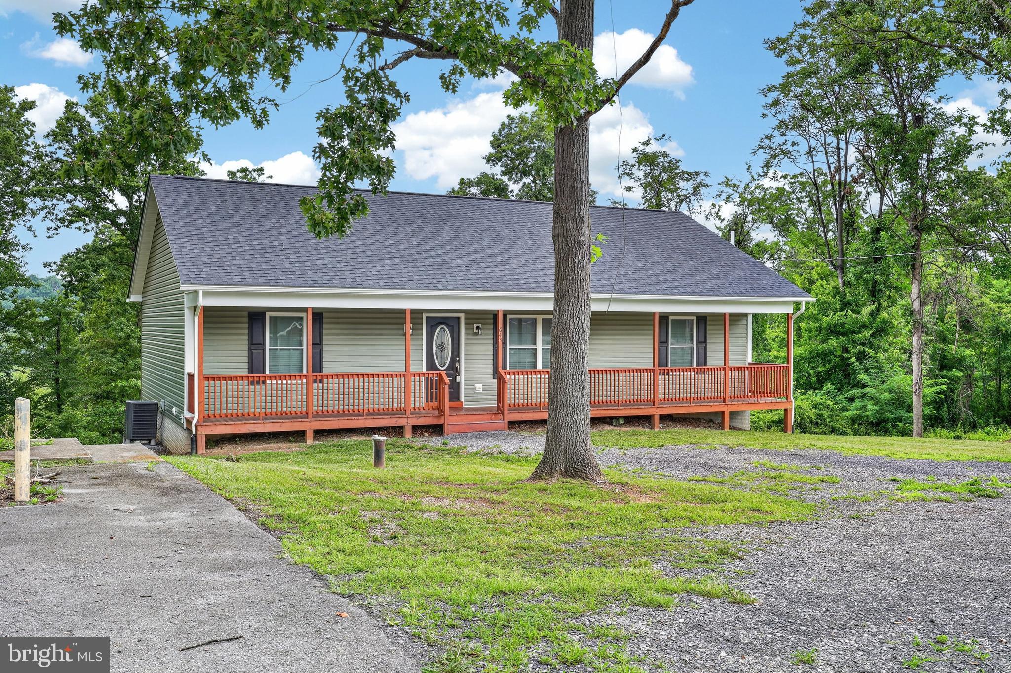643 PINE RIDGE DRIVE
