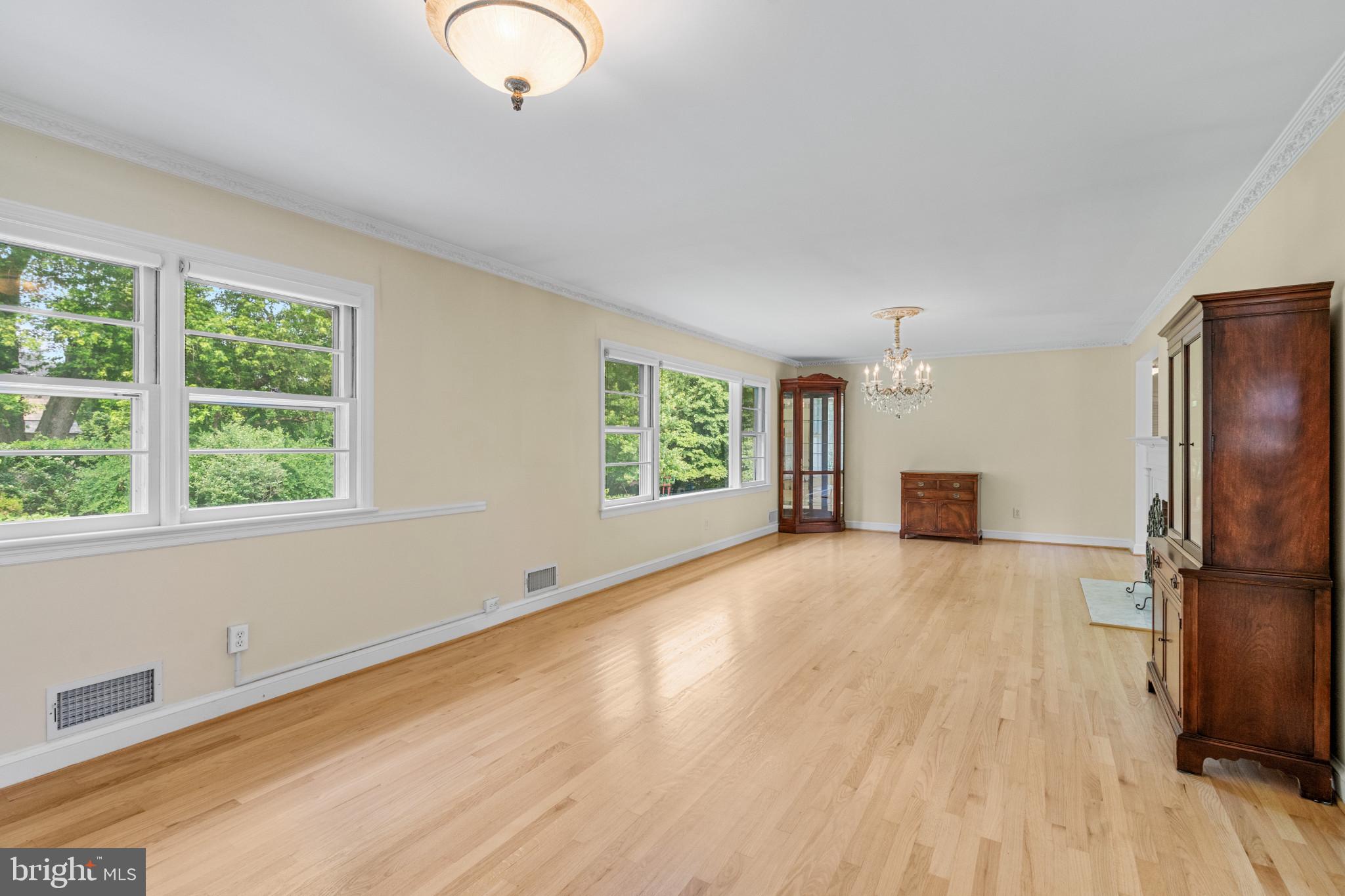 WEST LANGLEY - Residential