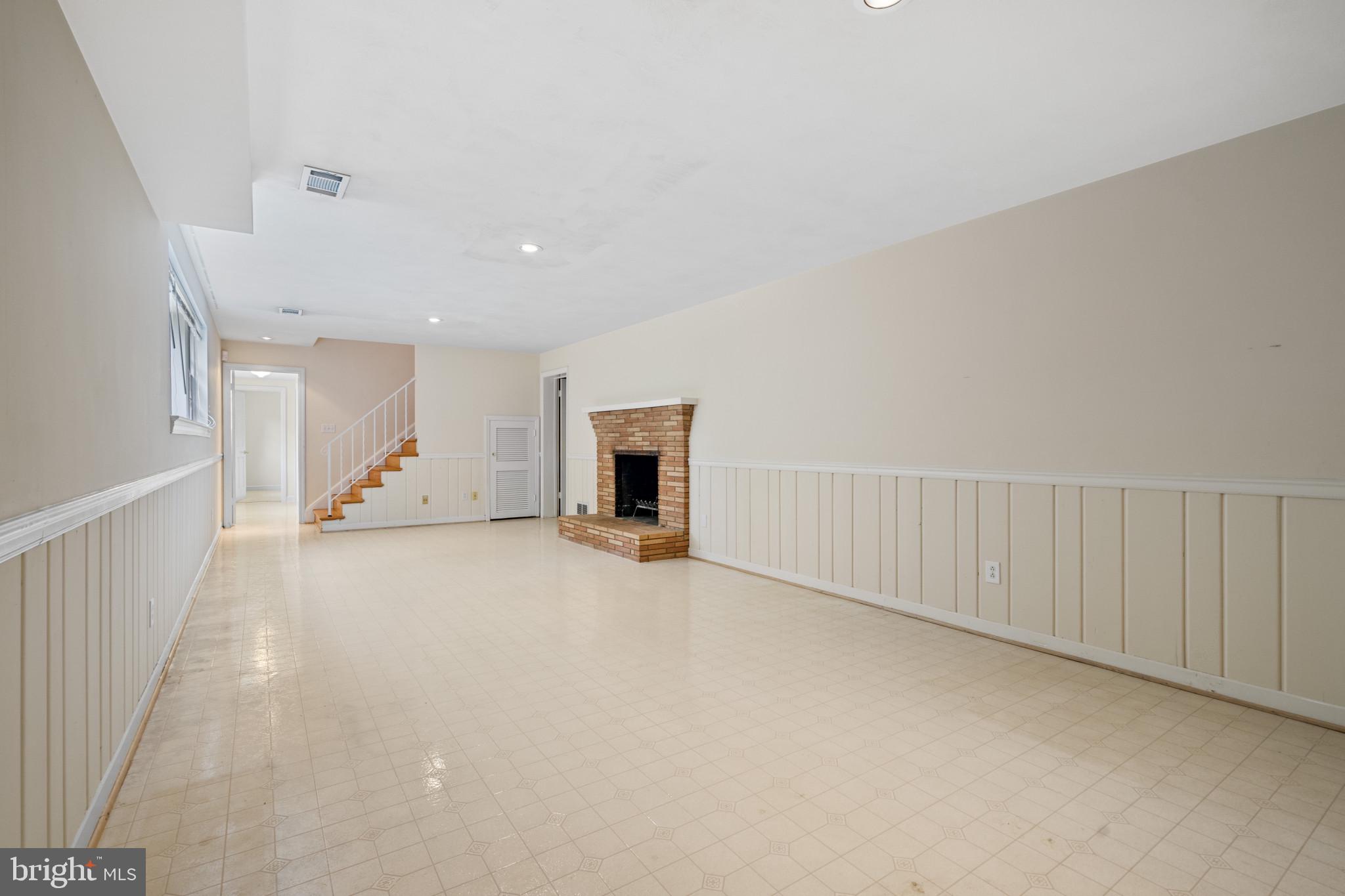 WEST LANGLEY - Residential