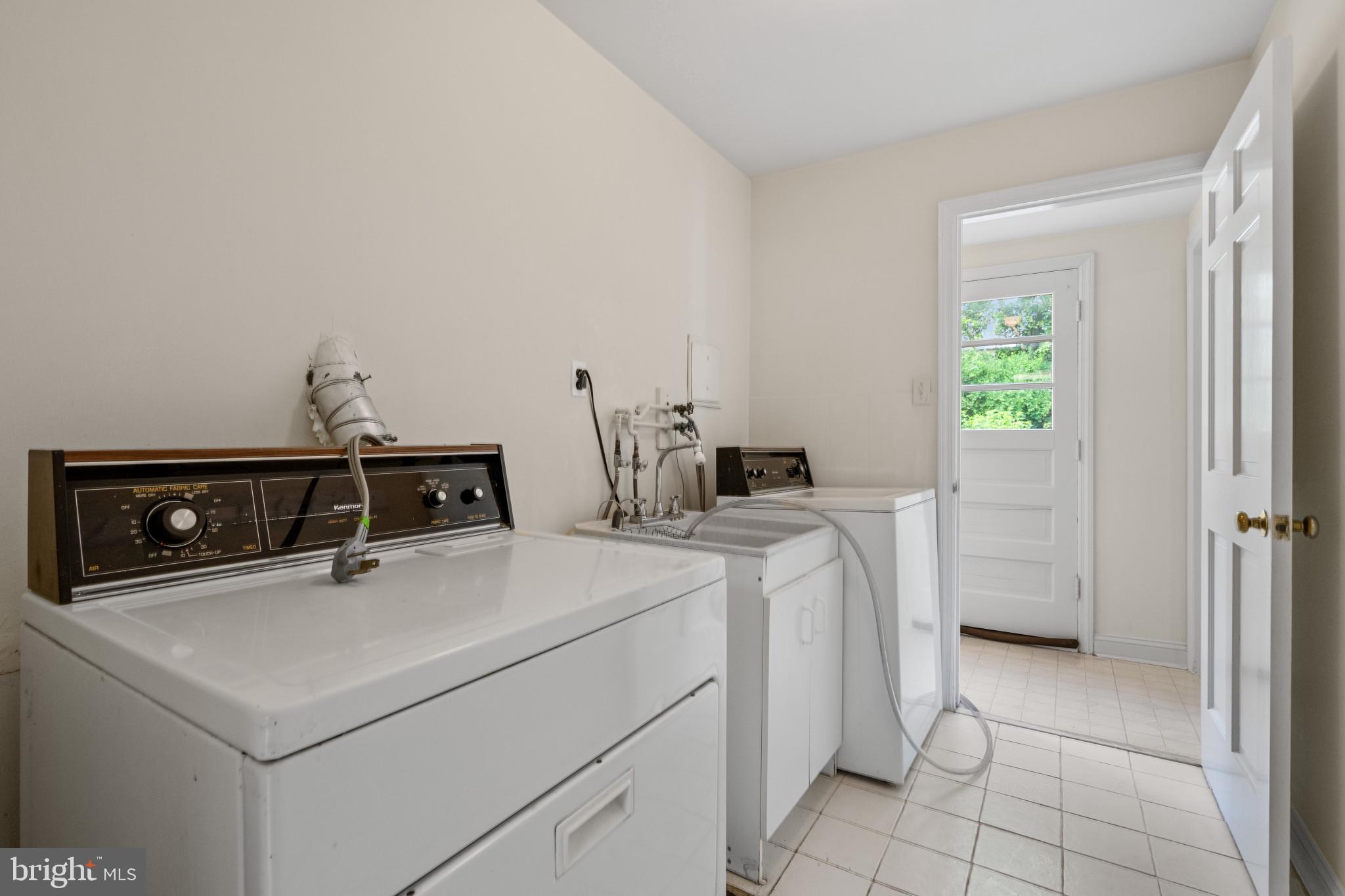 WEST LANGLEY - Residential