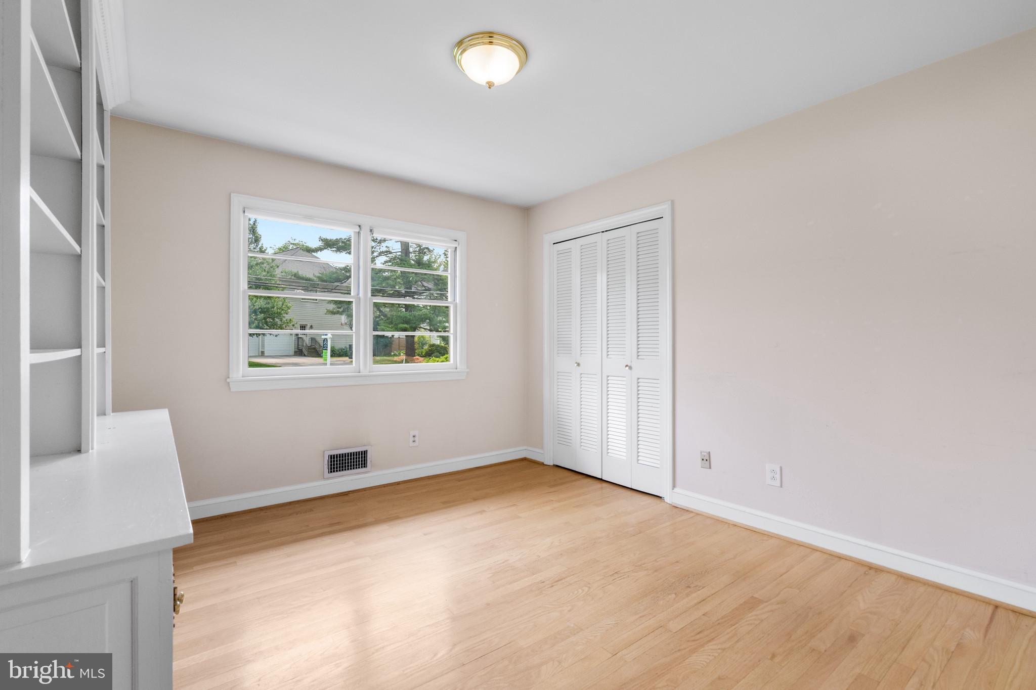 WEST LANGLEY - Residential