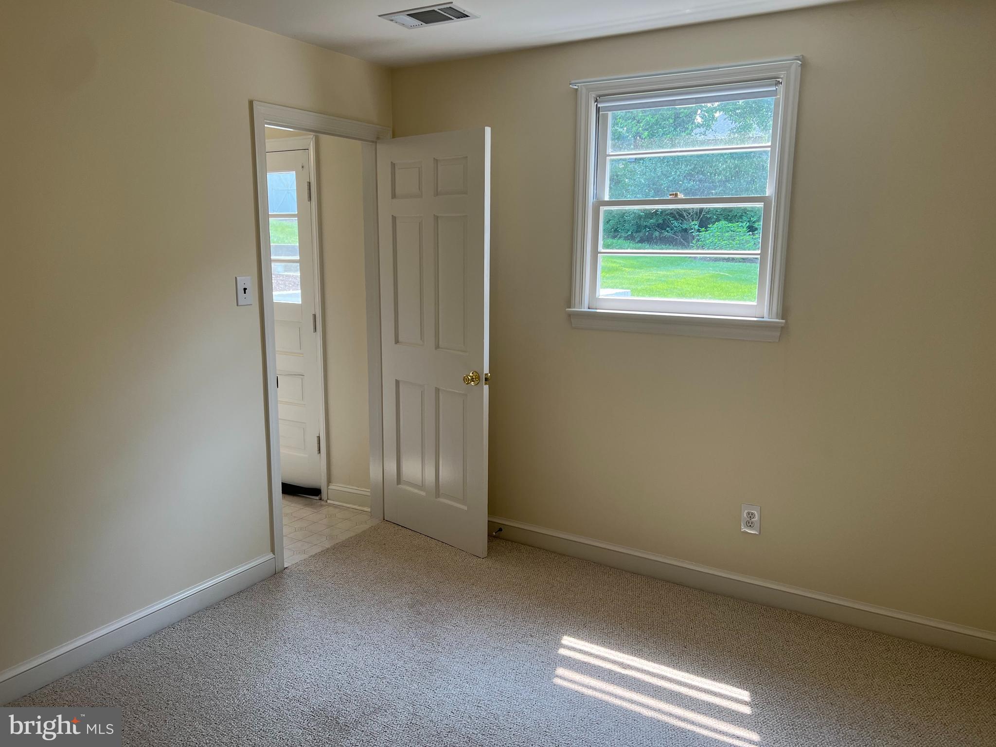 WEST LANGLEY - Residential