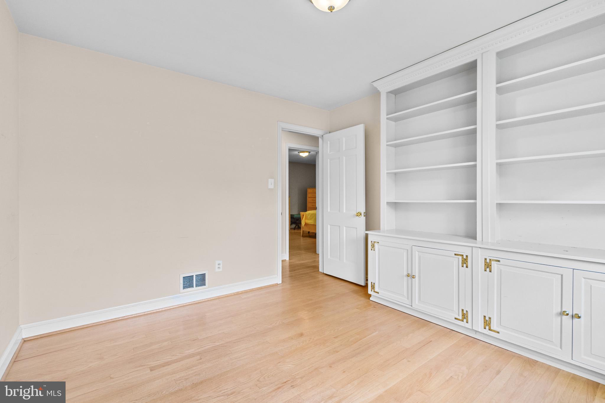 WEST LANGLEY - Residential