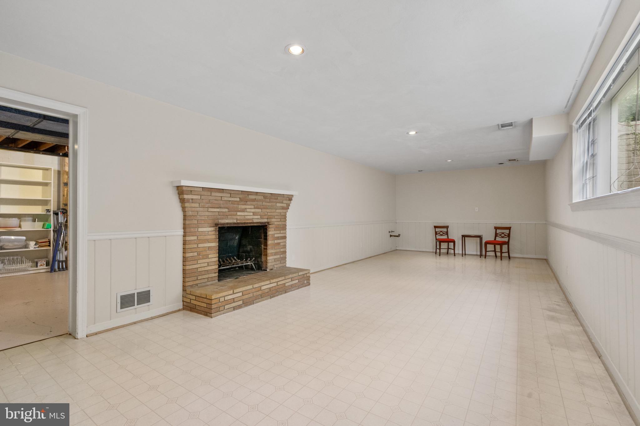 WEST LANGLEY - Residential