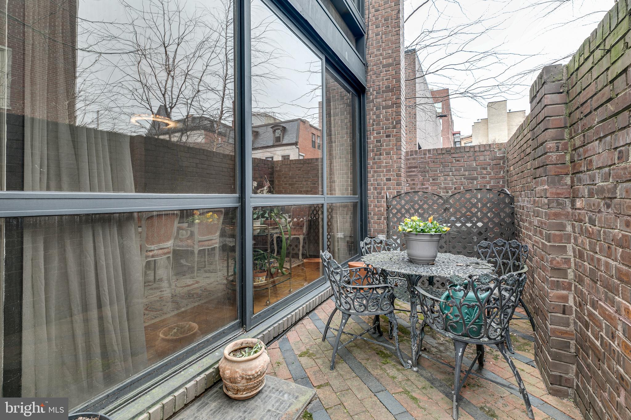 SOCIETY HILL - Residential