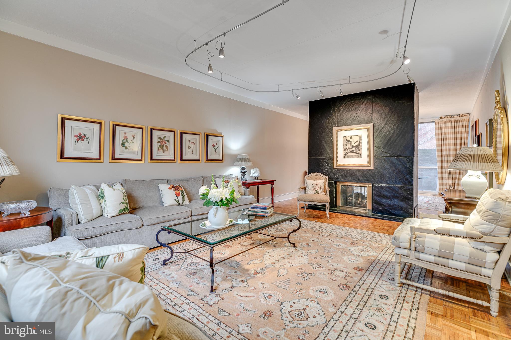 SOCIETY HILL - Residential