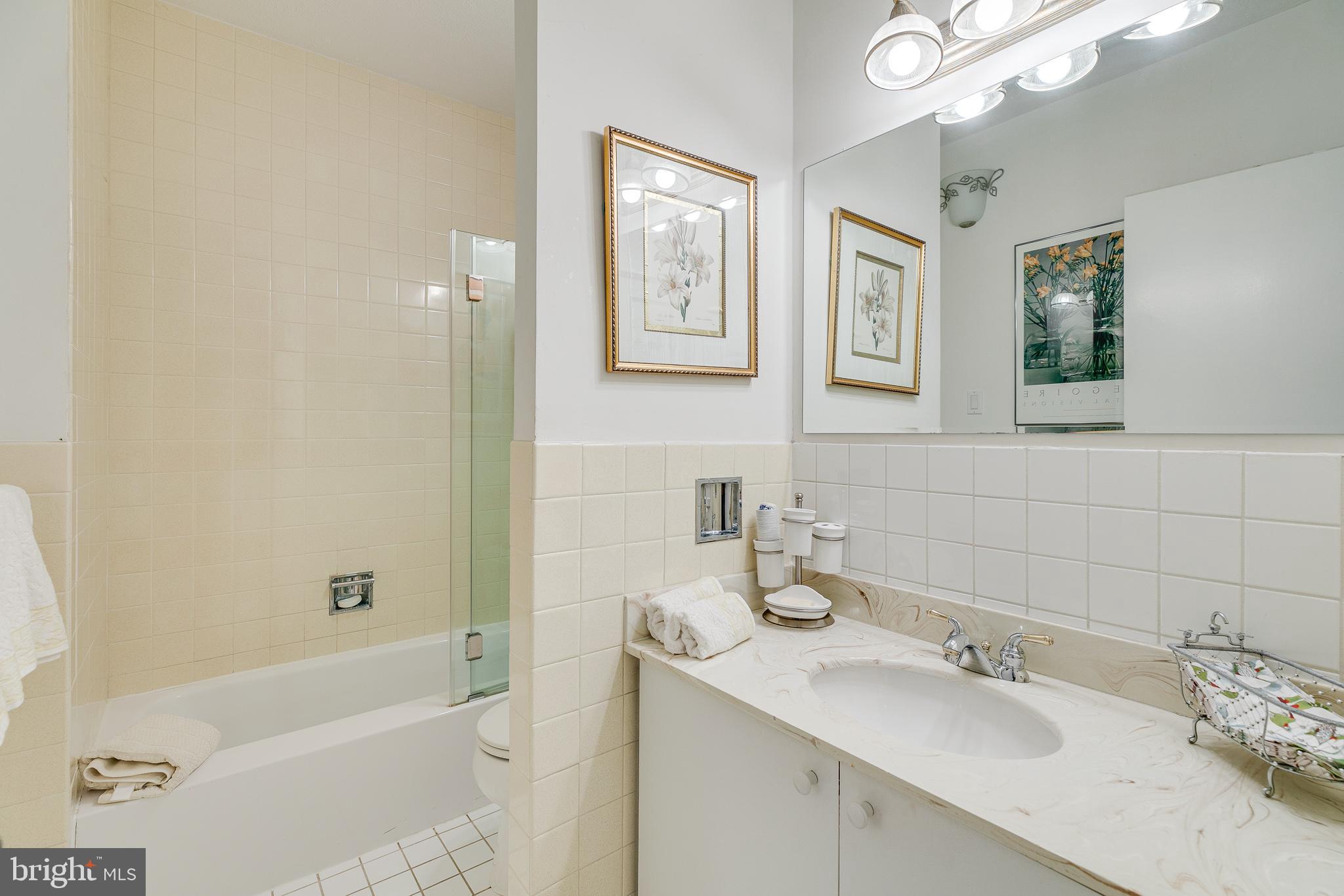 SOCIETY HILL - Residential