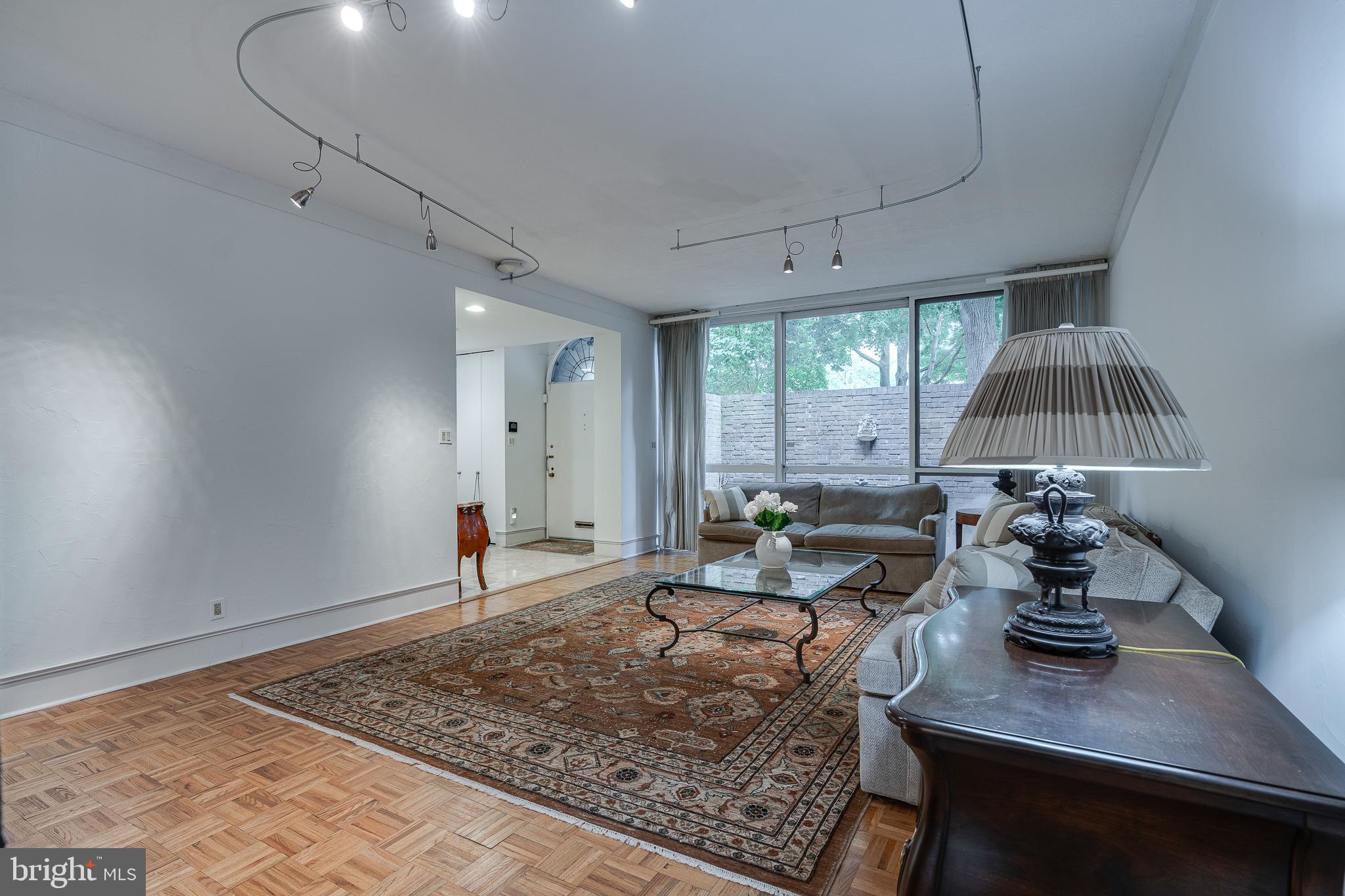 SOCIETY HILL - Residential