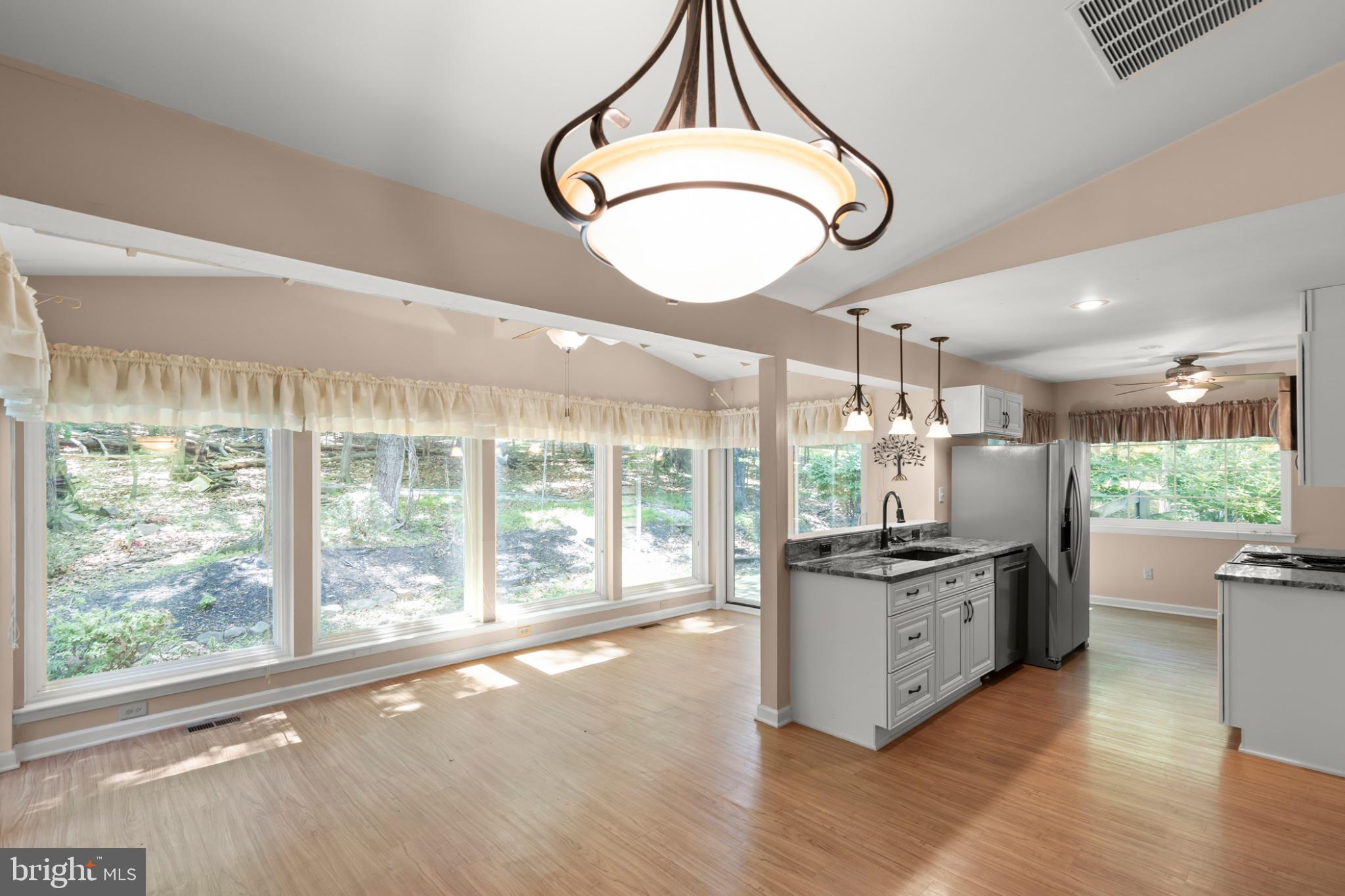 SHANNONDALE - Residential