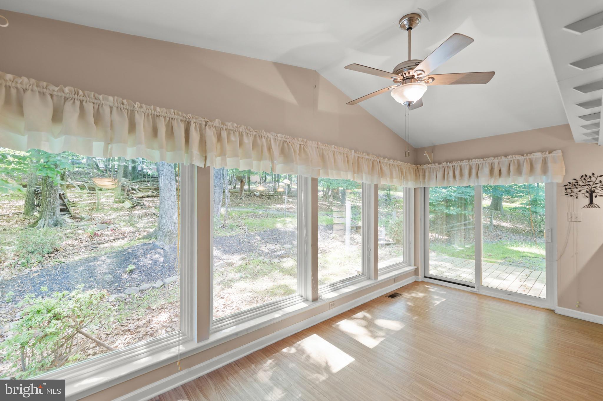 SHANNONDALE - Residential