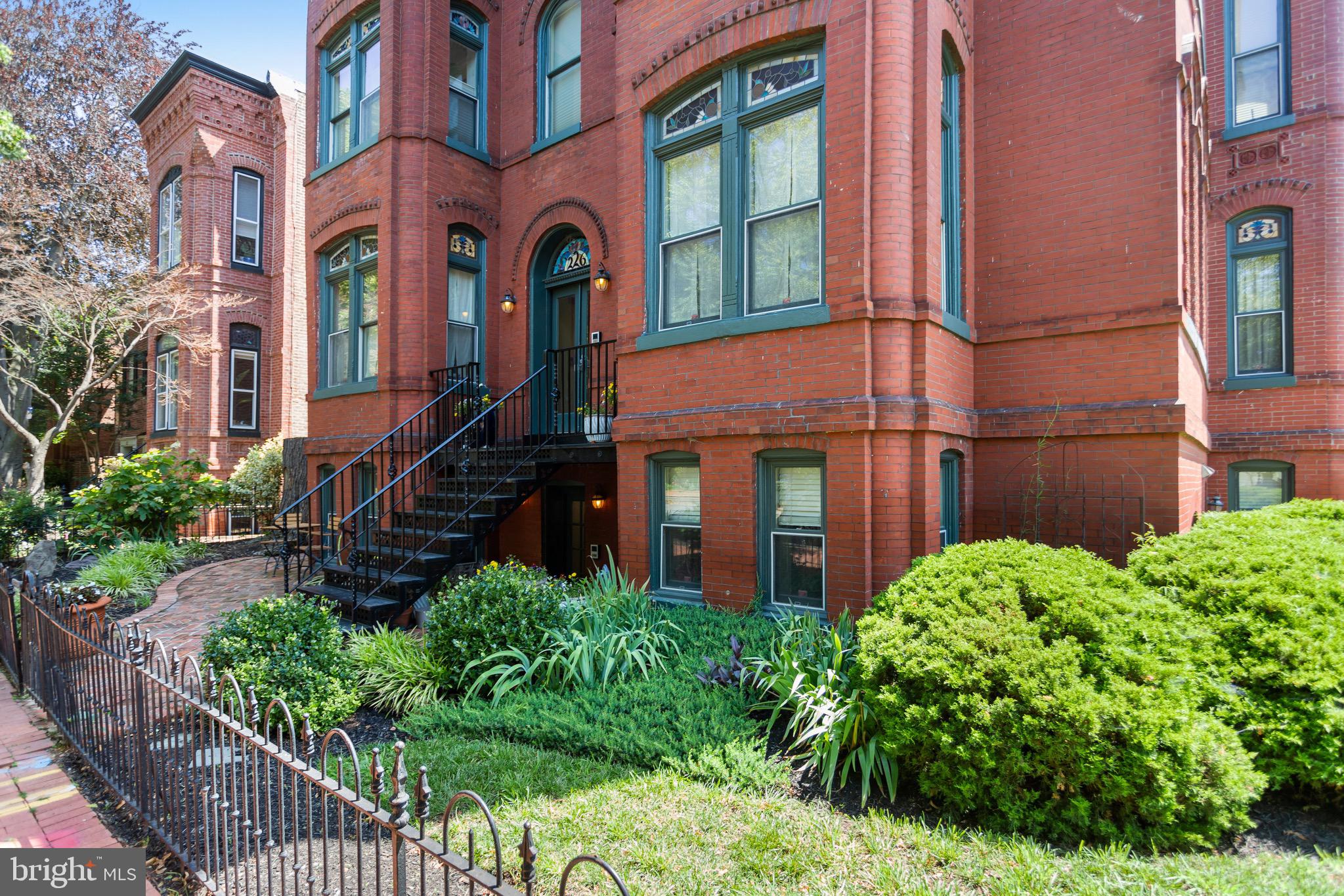 226 5TH STREET SE 401