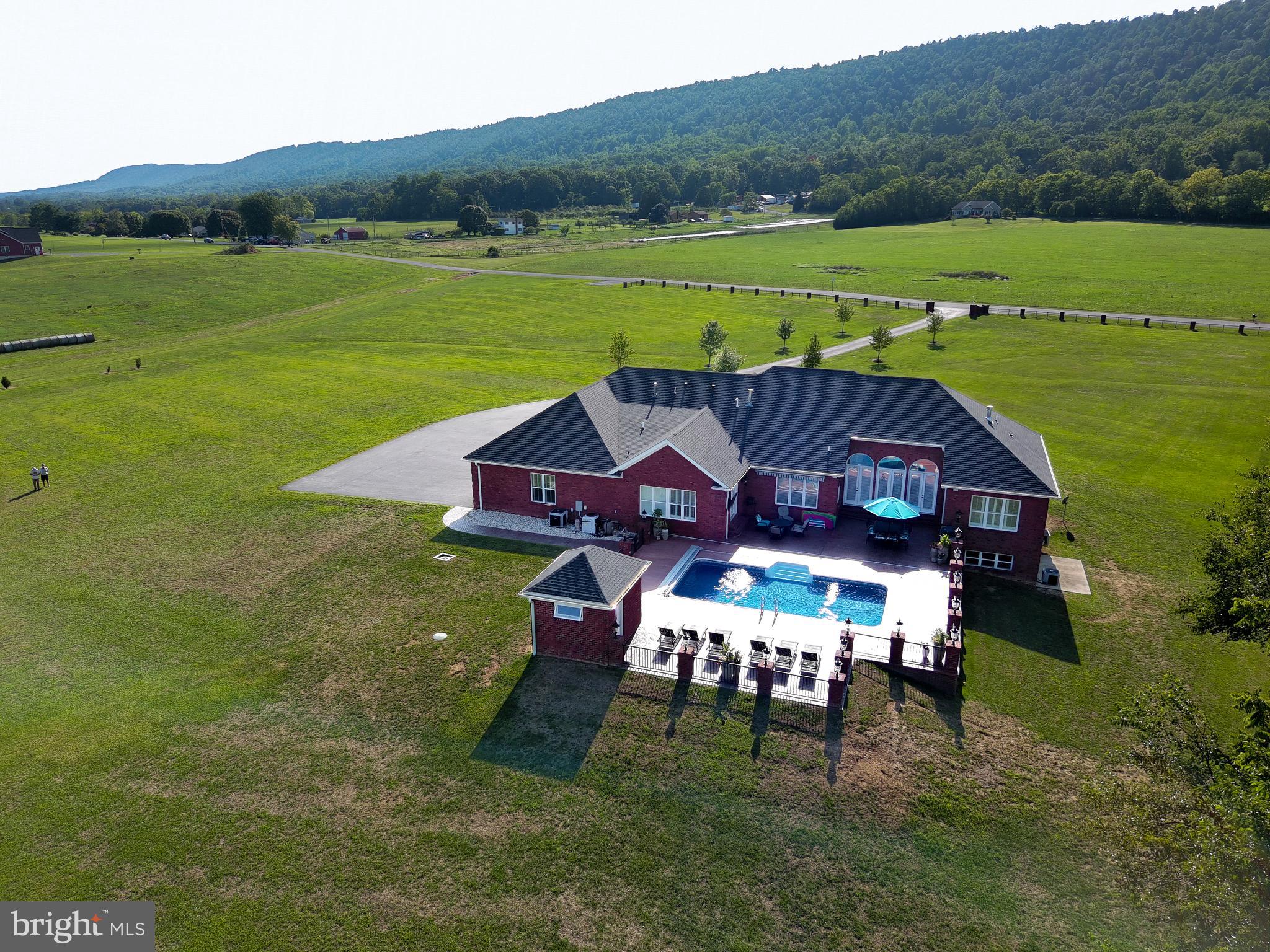 SPRINGDALE FARM - Residential