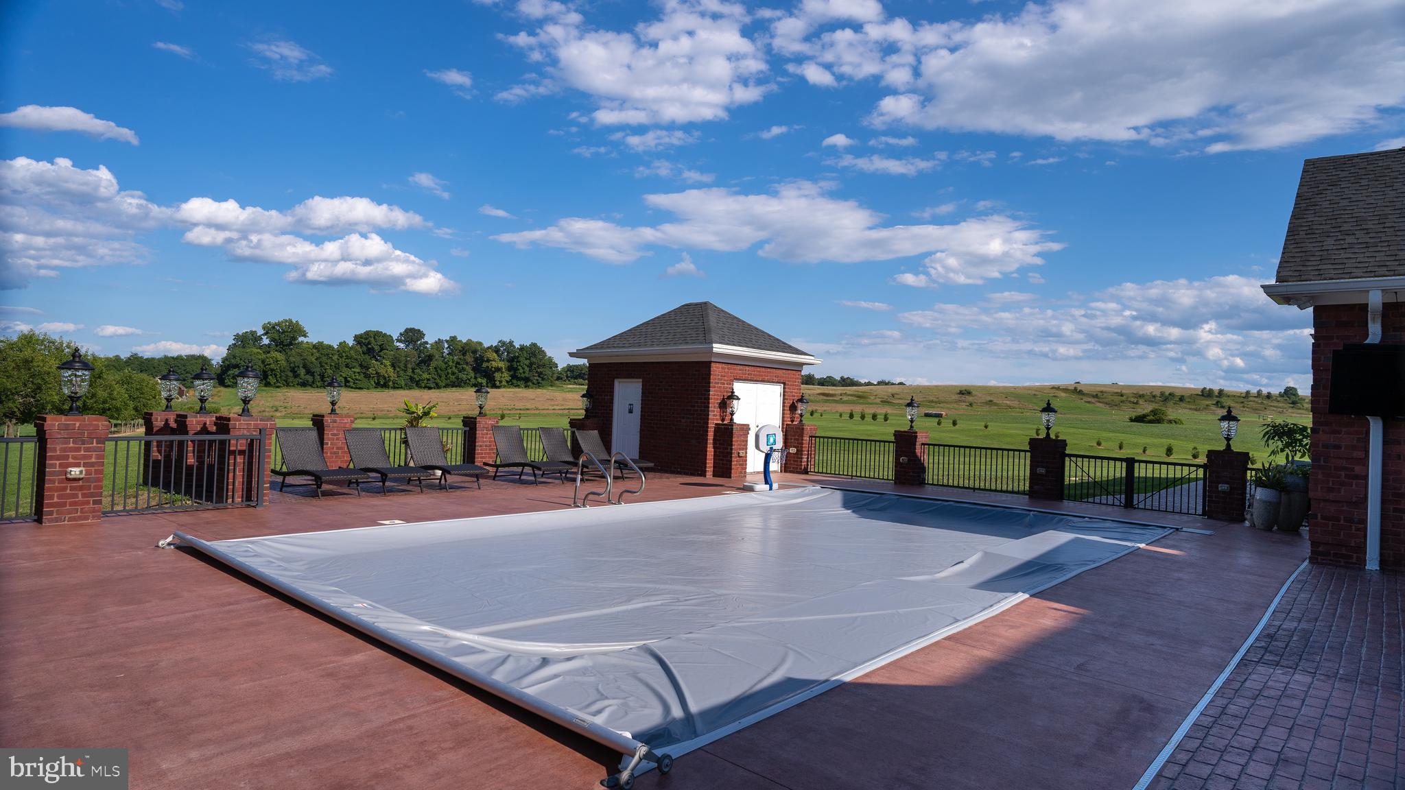 SPRINGDALE FARM - Residential