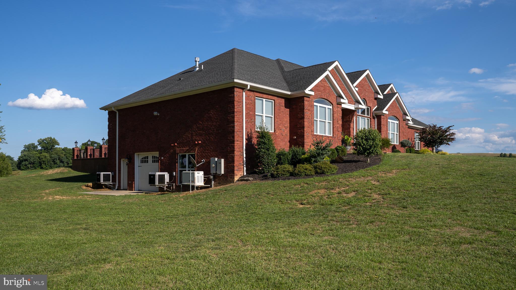 SPRINGDALE FARM - Residential