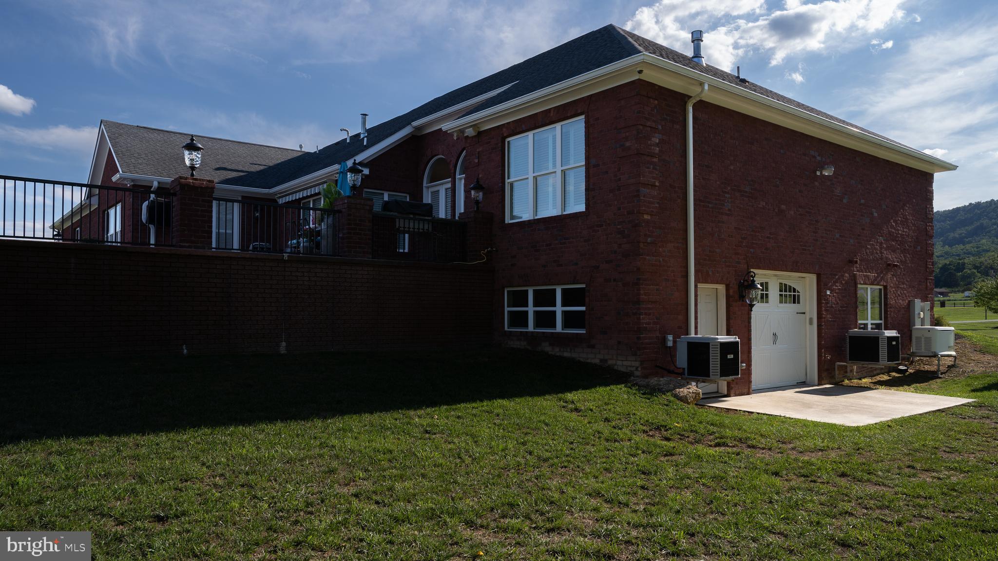 SPRINGDALE FARM - Residential