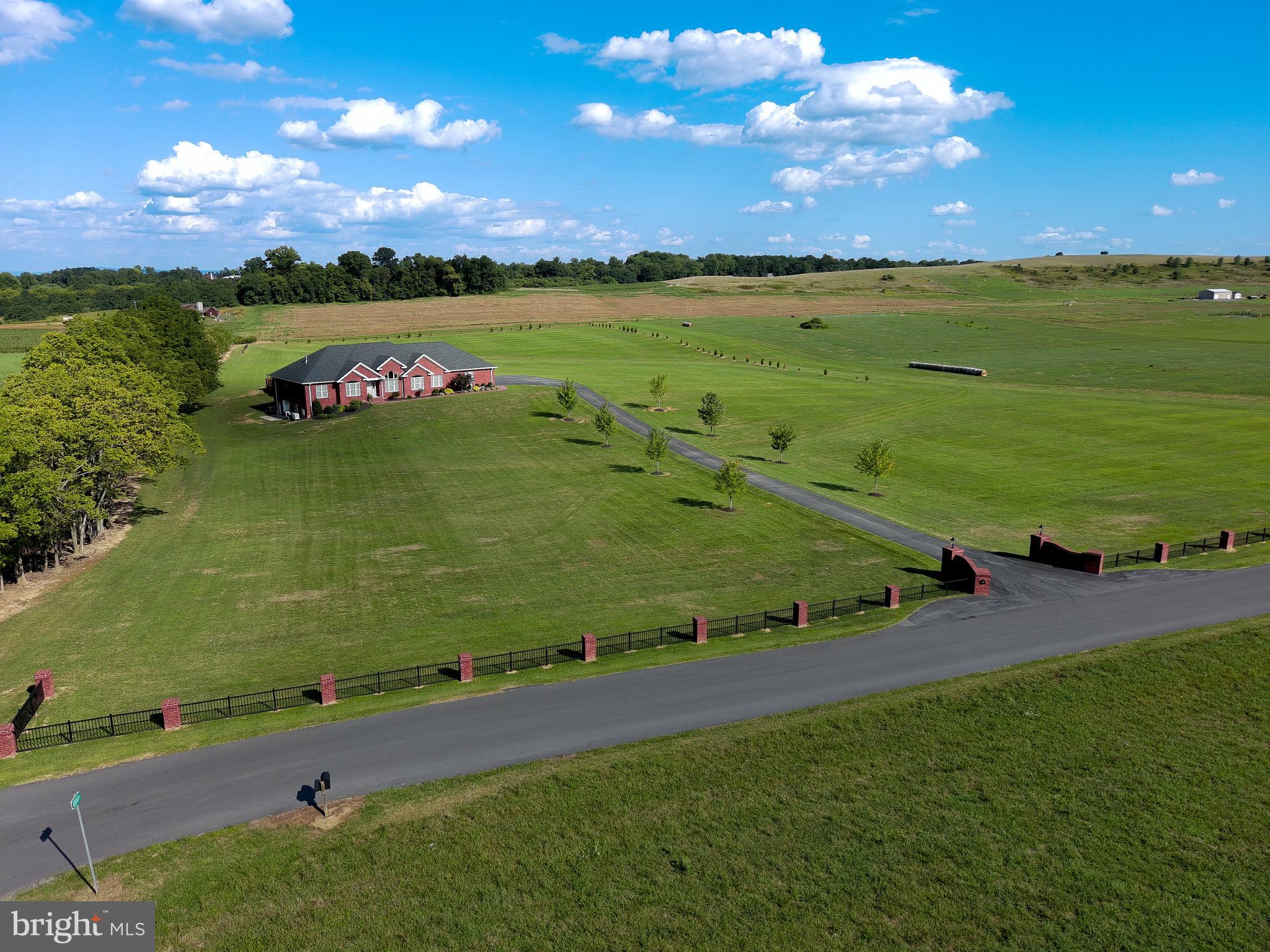 SPRINGDALE FARM - Residential