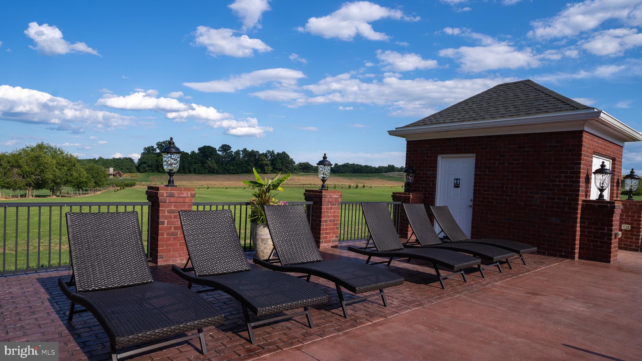 SPRINGDALE FARM - Residential