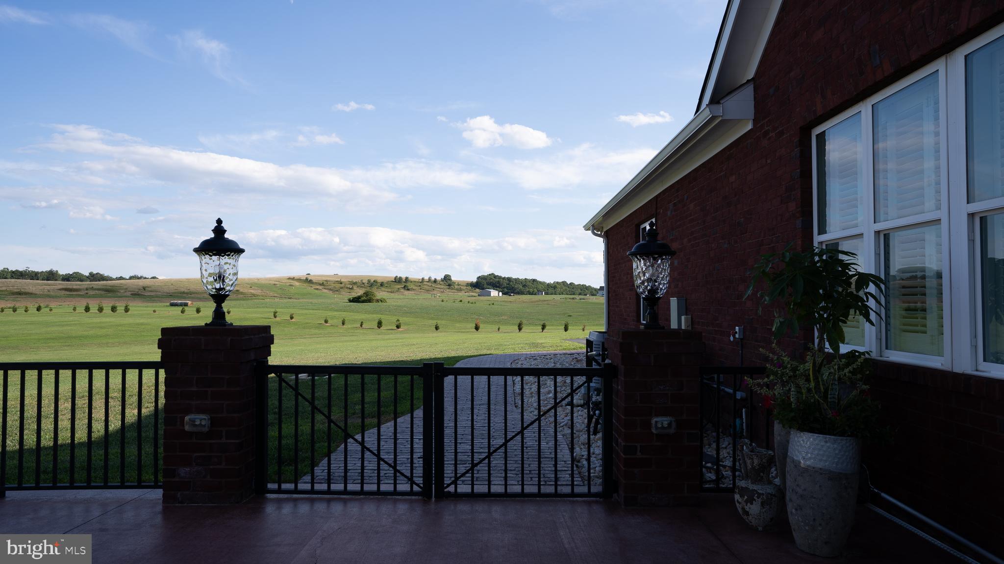 SPRINGDALE FARM - Residential