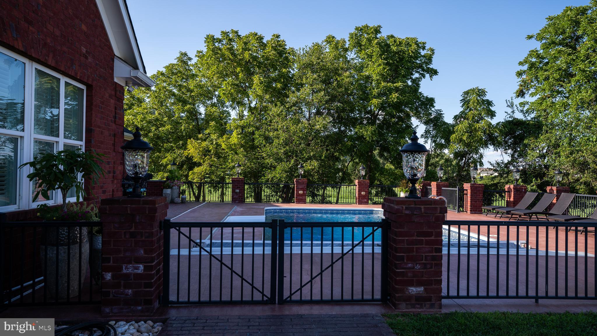 SPRINGDALE FARM - Residential