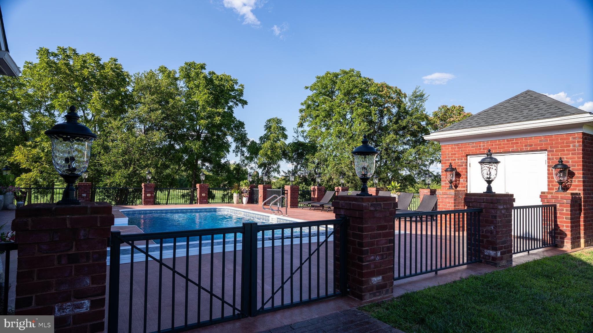 SPRINGDALE FARM - Residential