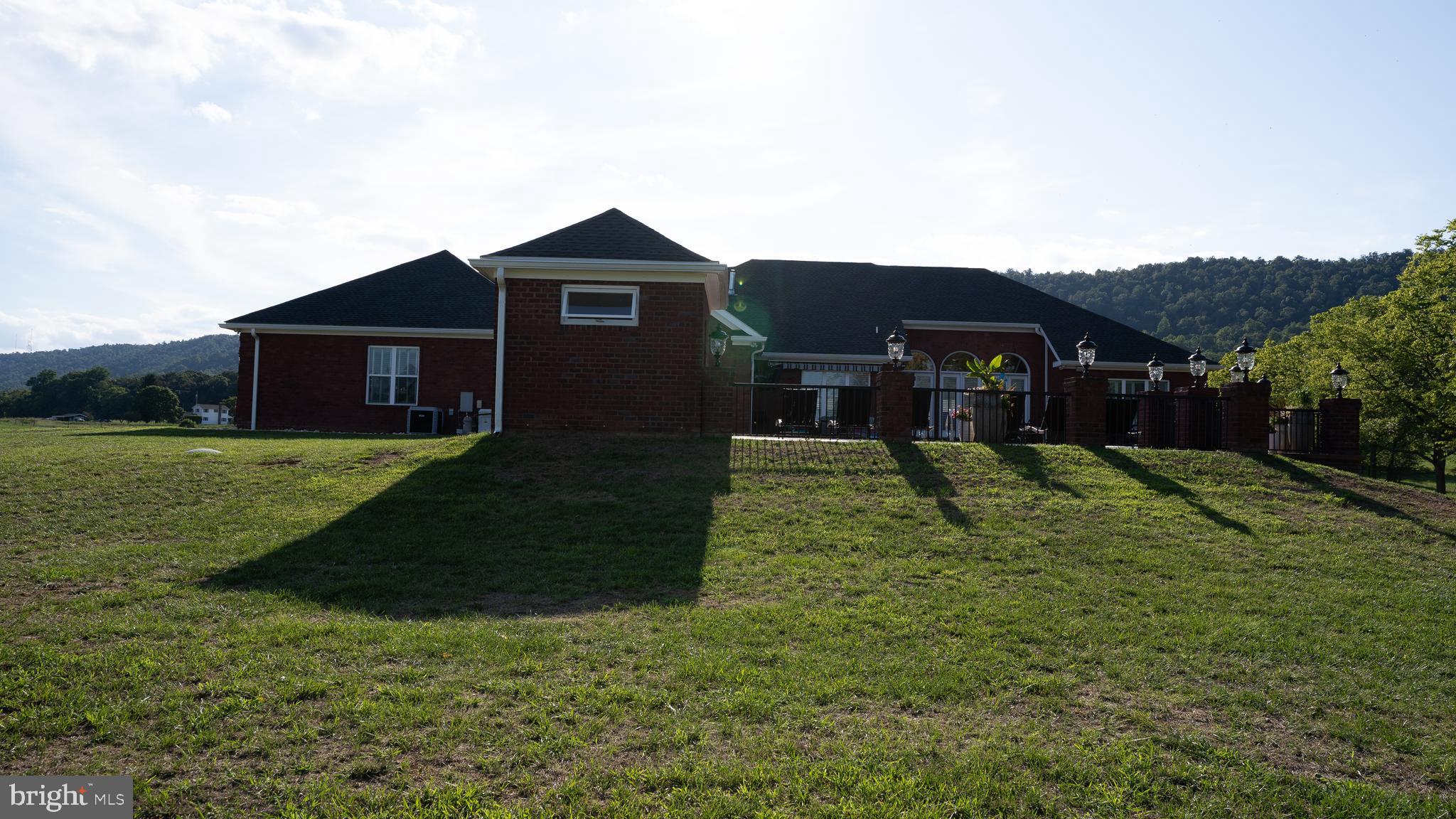 SPRINGDALE FARM - Residential