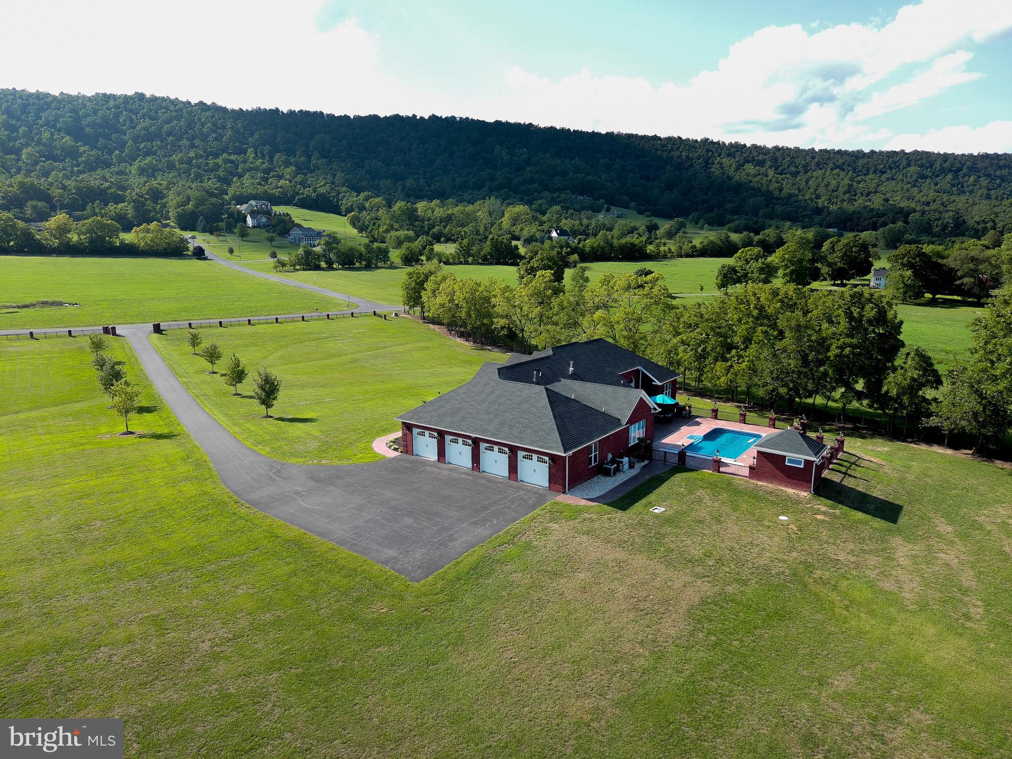 SPRINGDALE FARM - Residential