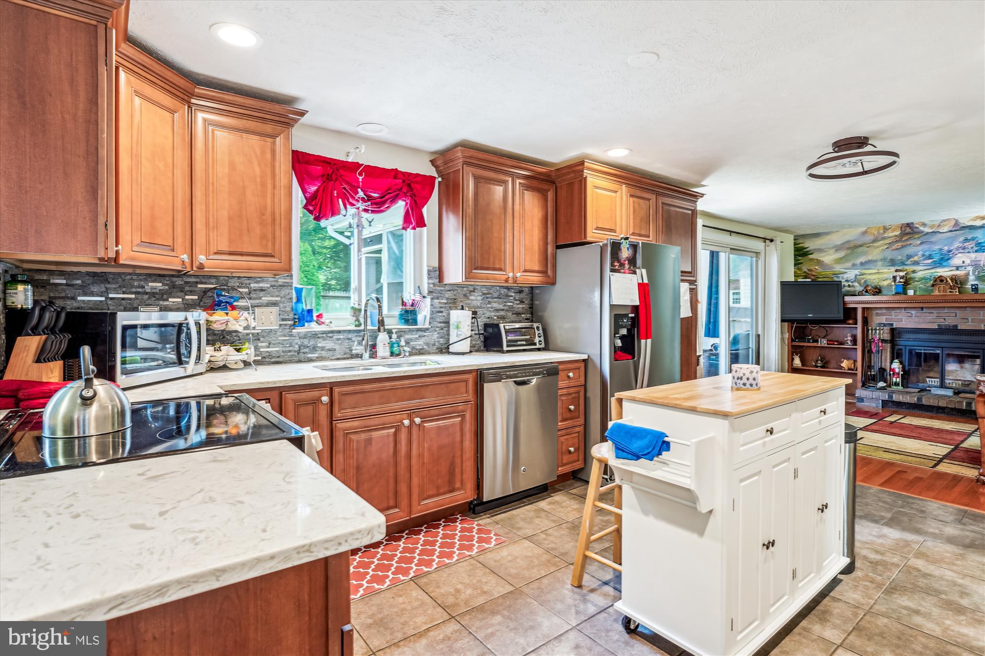 QUINCE ORCHARD MANOR - Residential