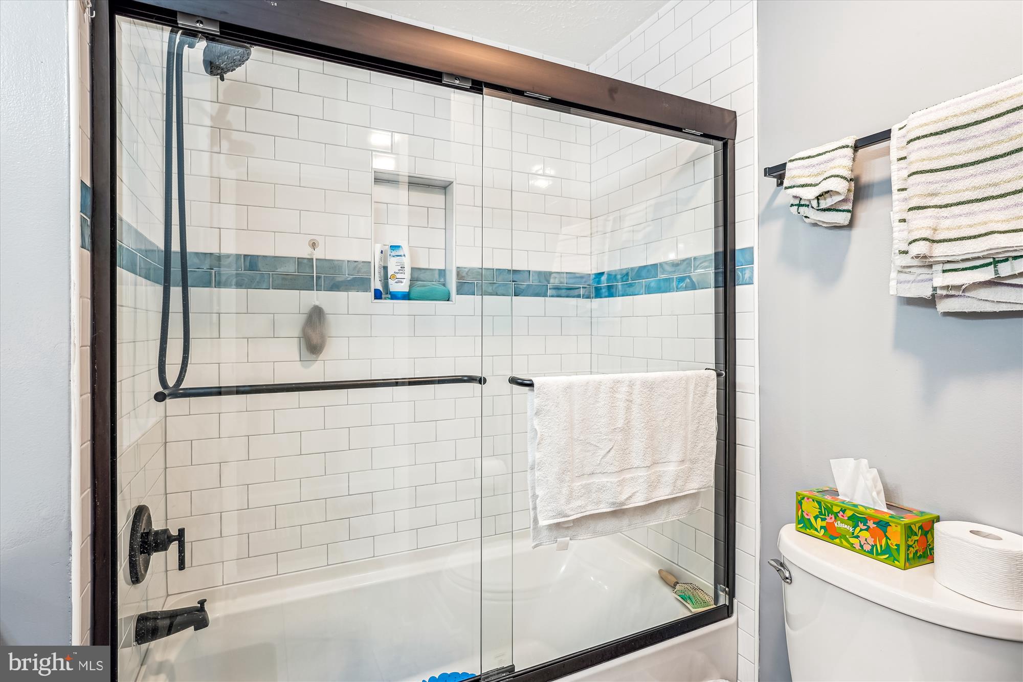 QUINCE ORCHARD MANOR - Residential