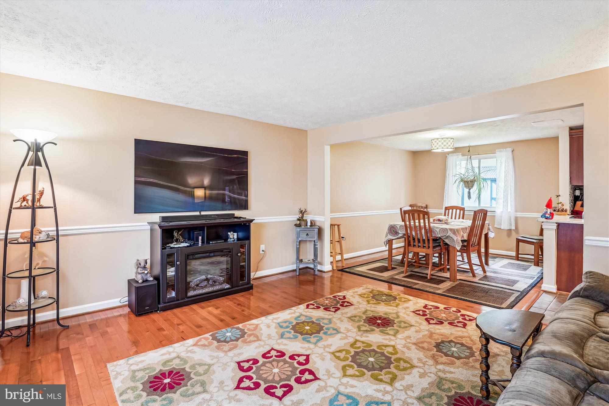 QUINCE ORCHARD MANOR - Residential