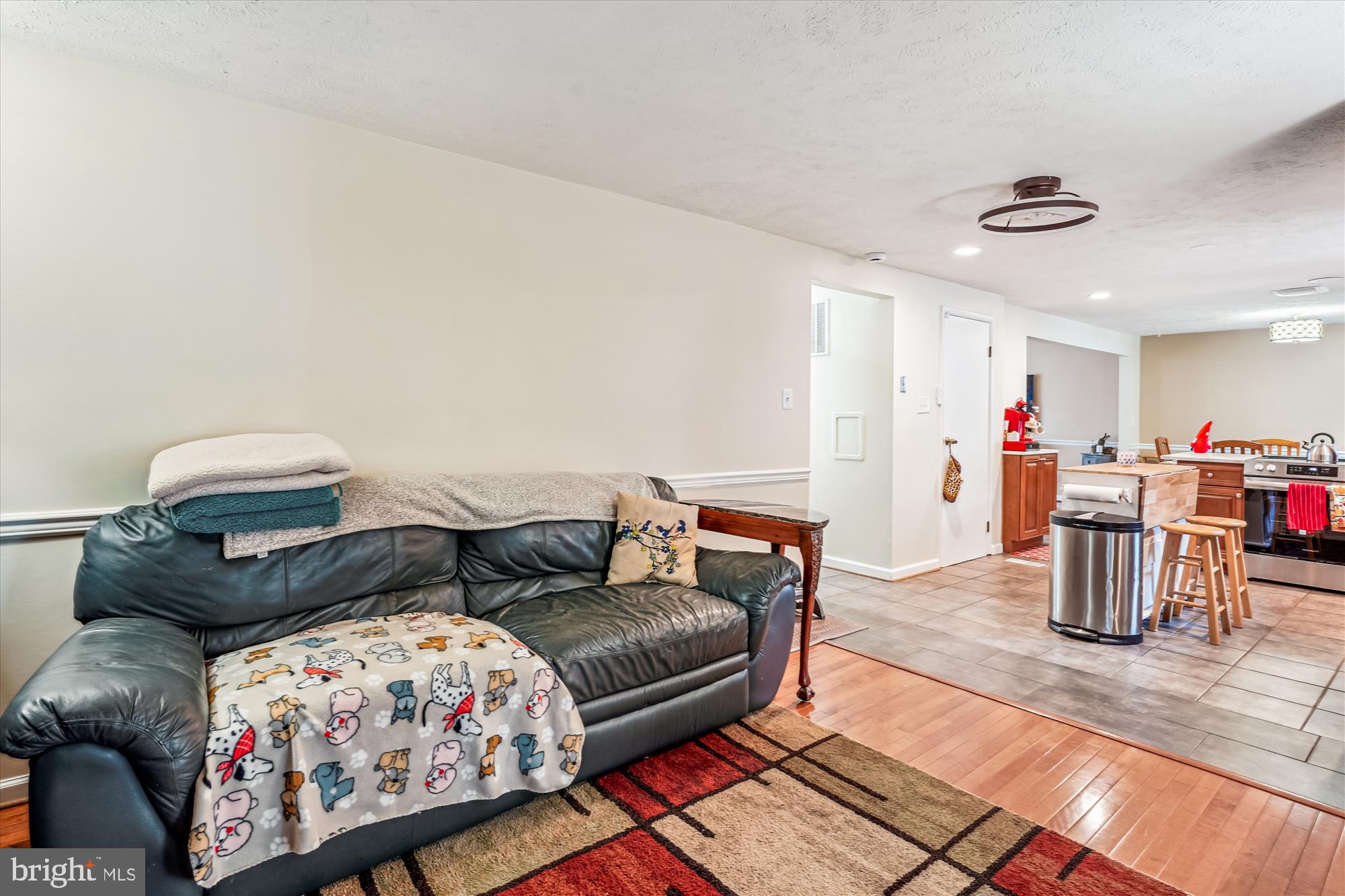 QUINCE ORCHARD MANOR - Residential