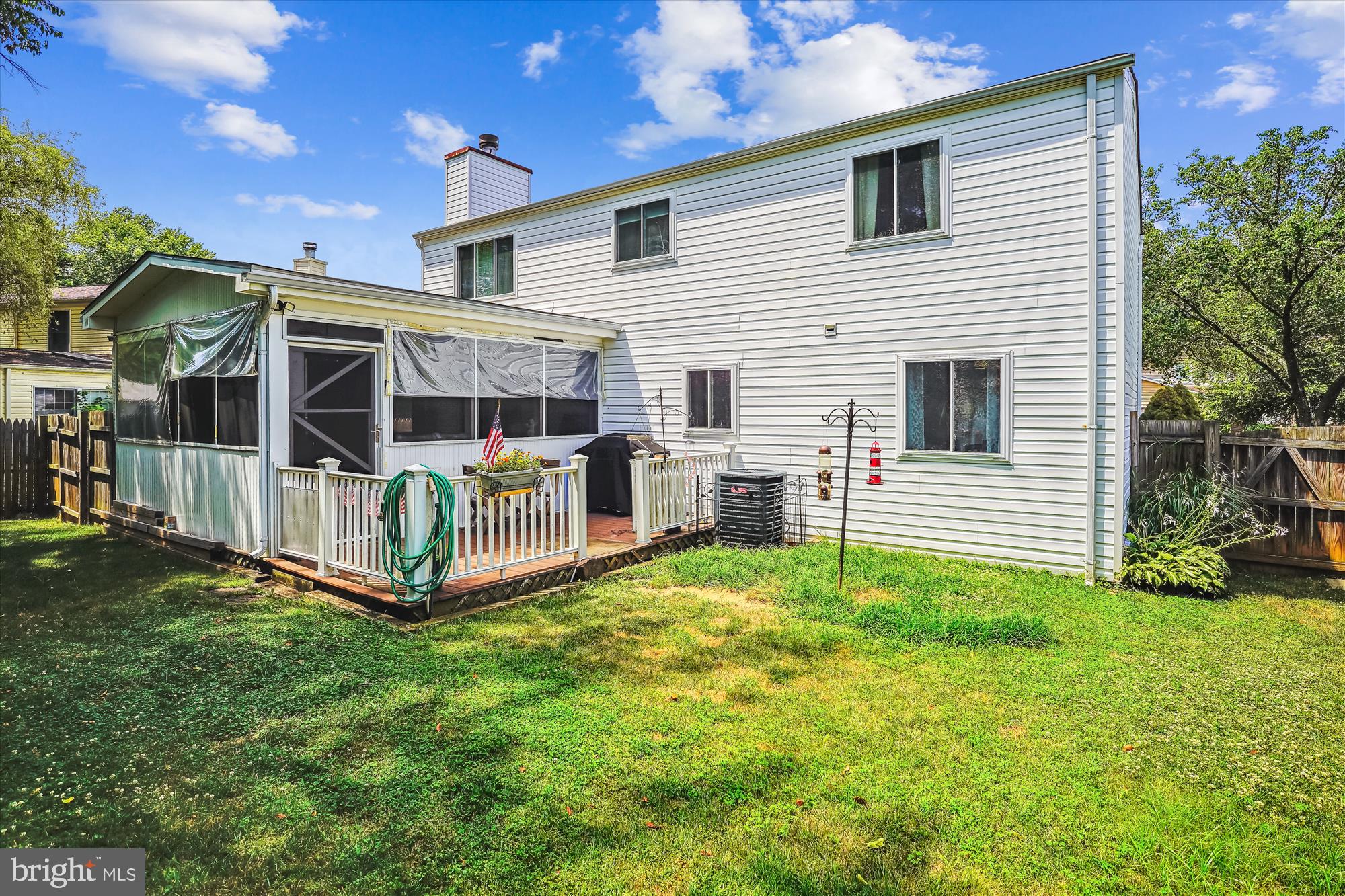 QUINCE ORCHARD MANOR - Residential