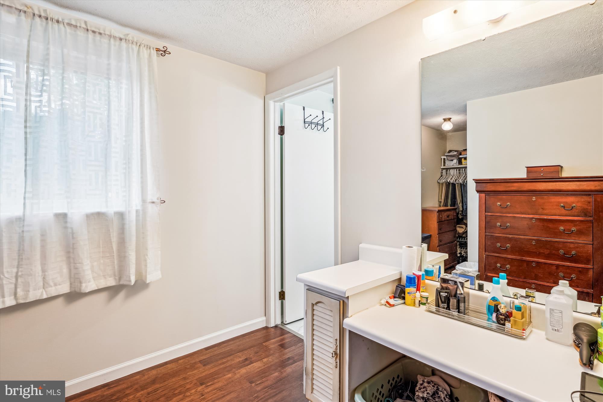 QUINCE ORCHARD MANOR - Residential