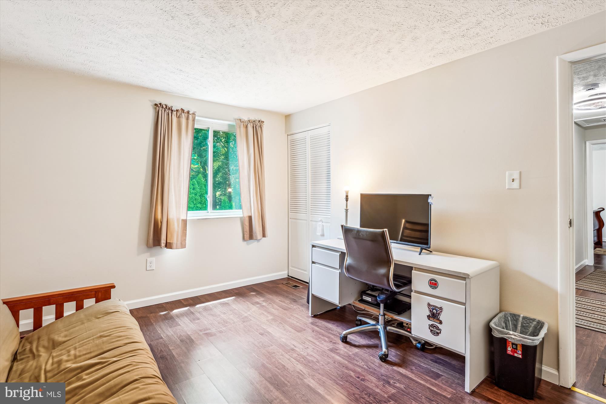 QUINCE ORCHARD MANOR - Residential