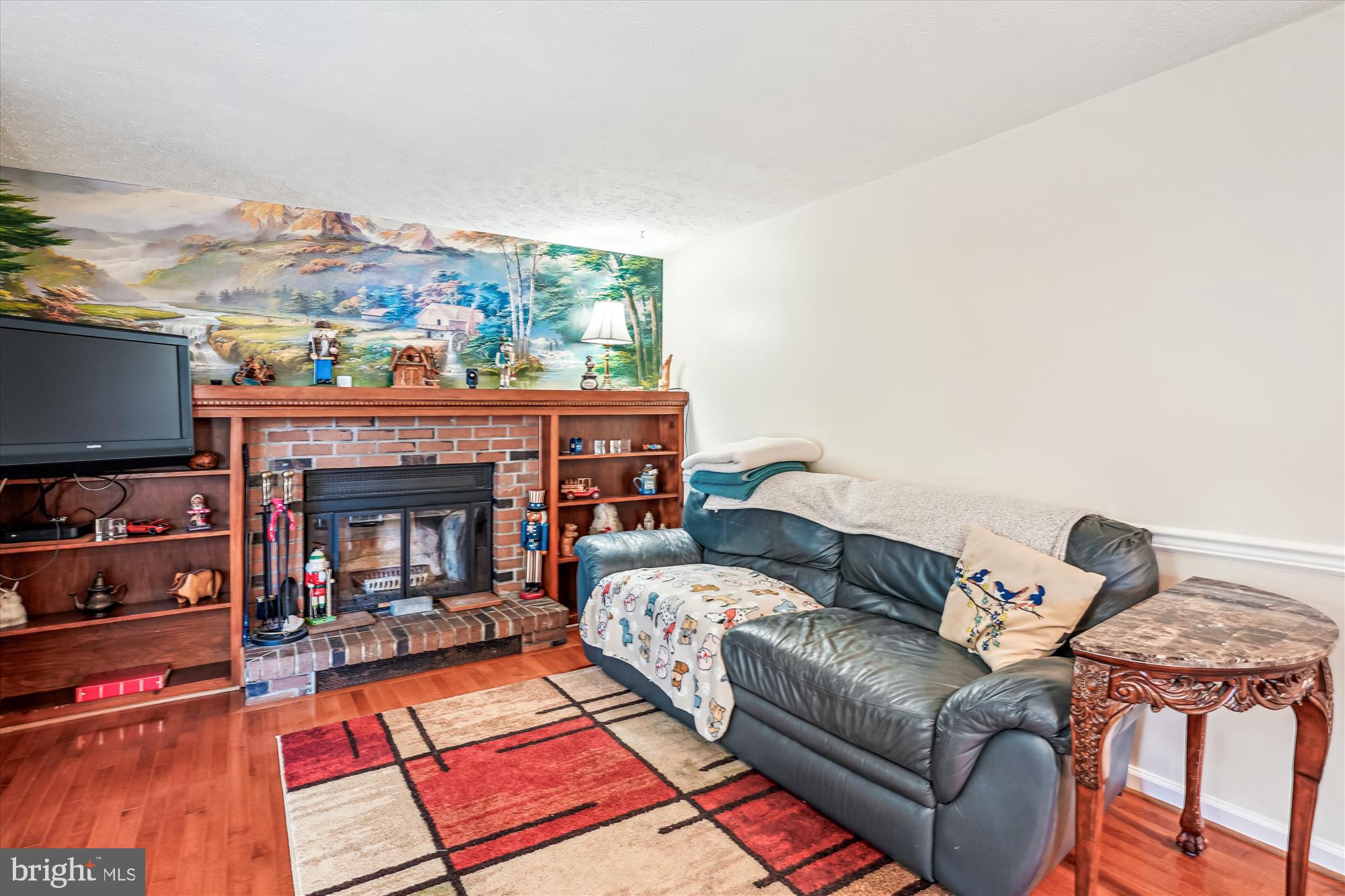 QUINCE ORCHARD MANOR - Residential