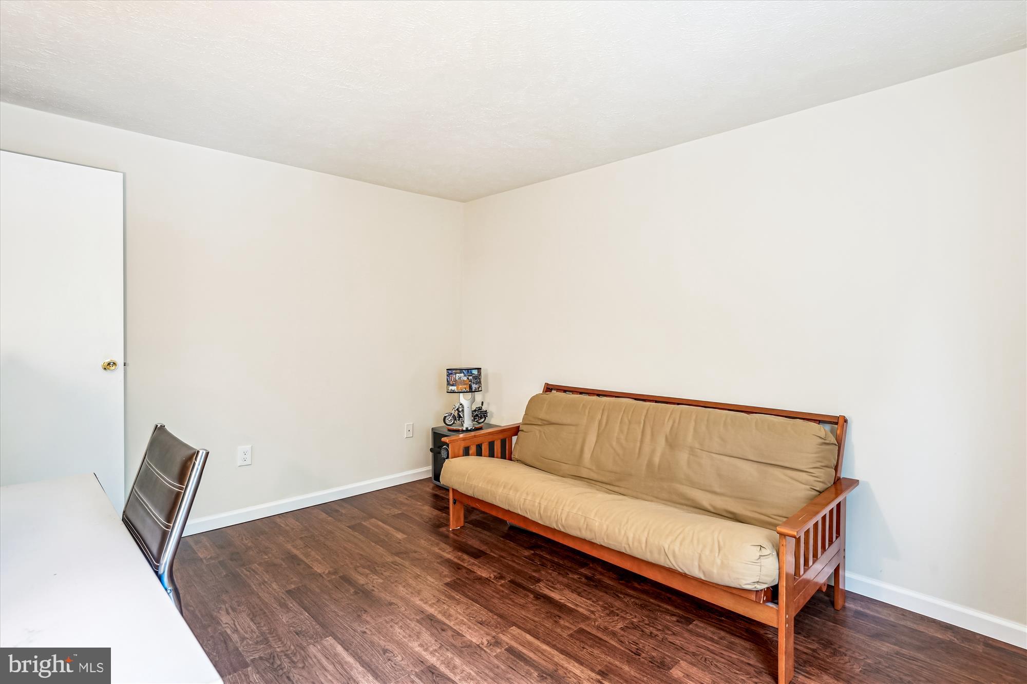 QUINCE ORCHARD MANOR - Residential