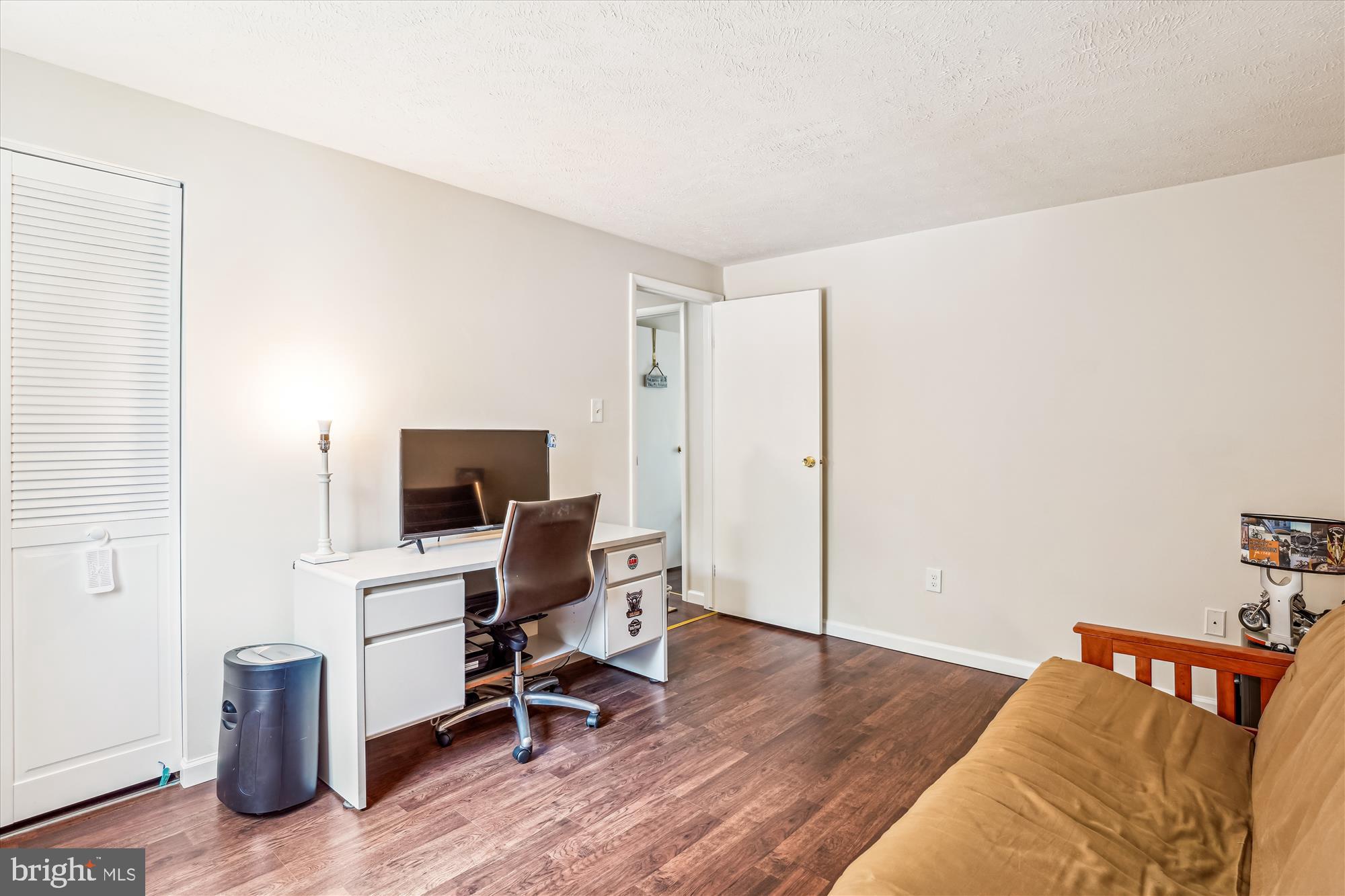 QUINCE ORCHARD MANOR - Residential