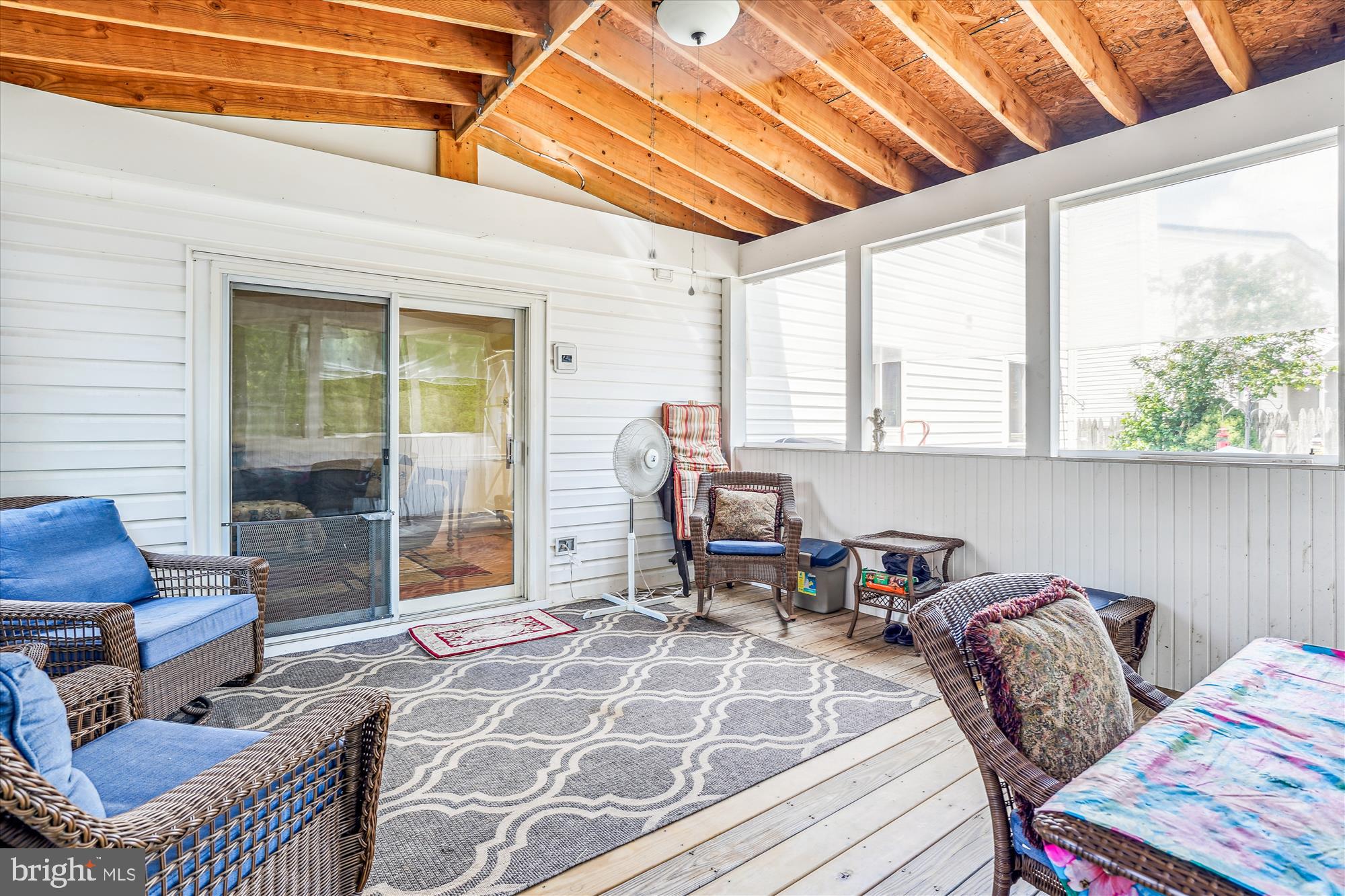 QUINCE ORCHARD MANOR - Residential