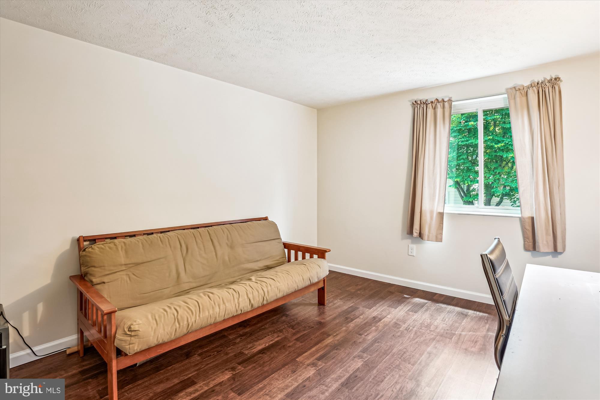 QUINCE ORCHARD MANOR - Residential