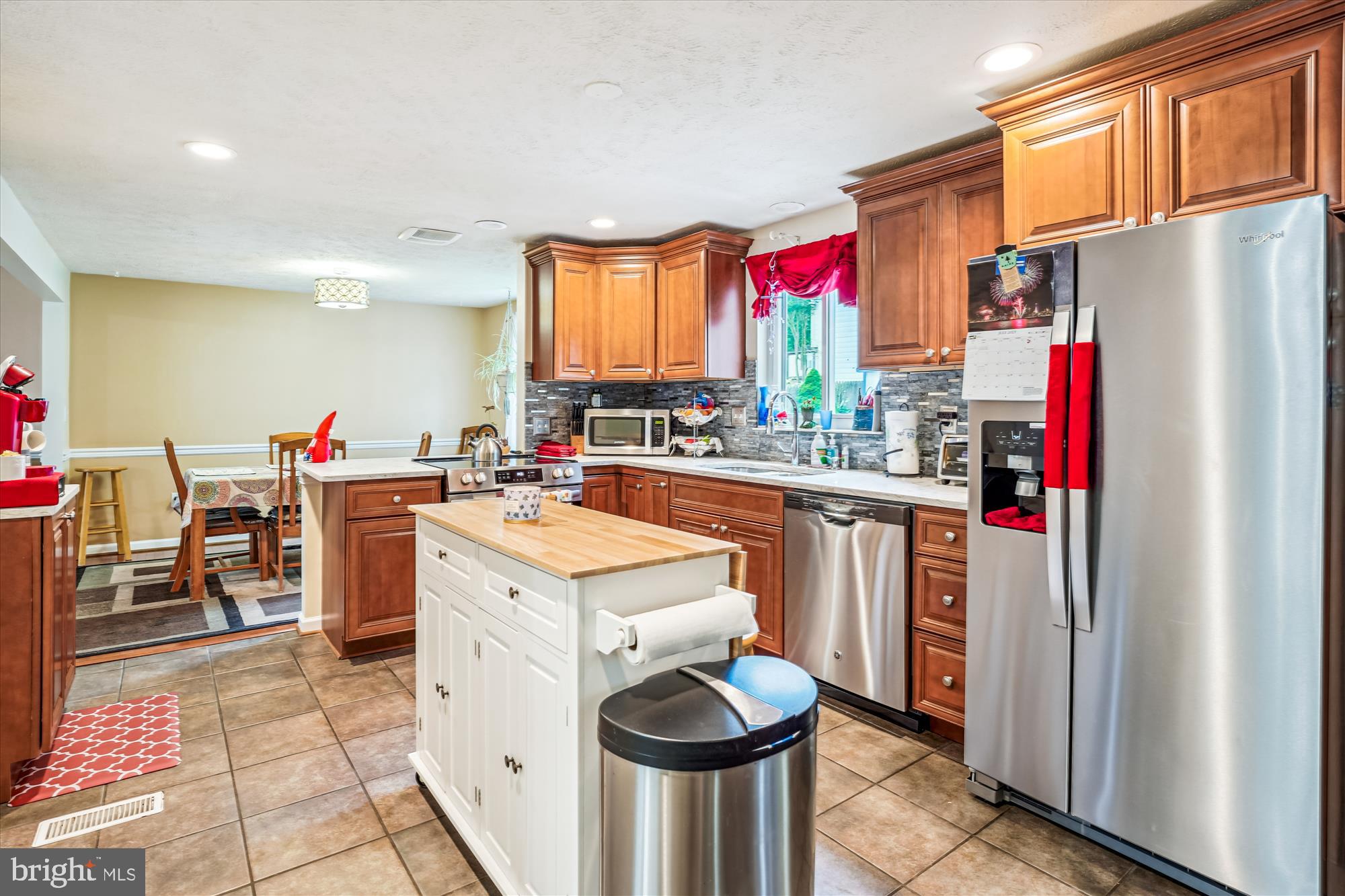 QUINCE ORCHARD MANOR - Residential