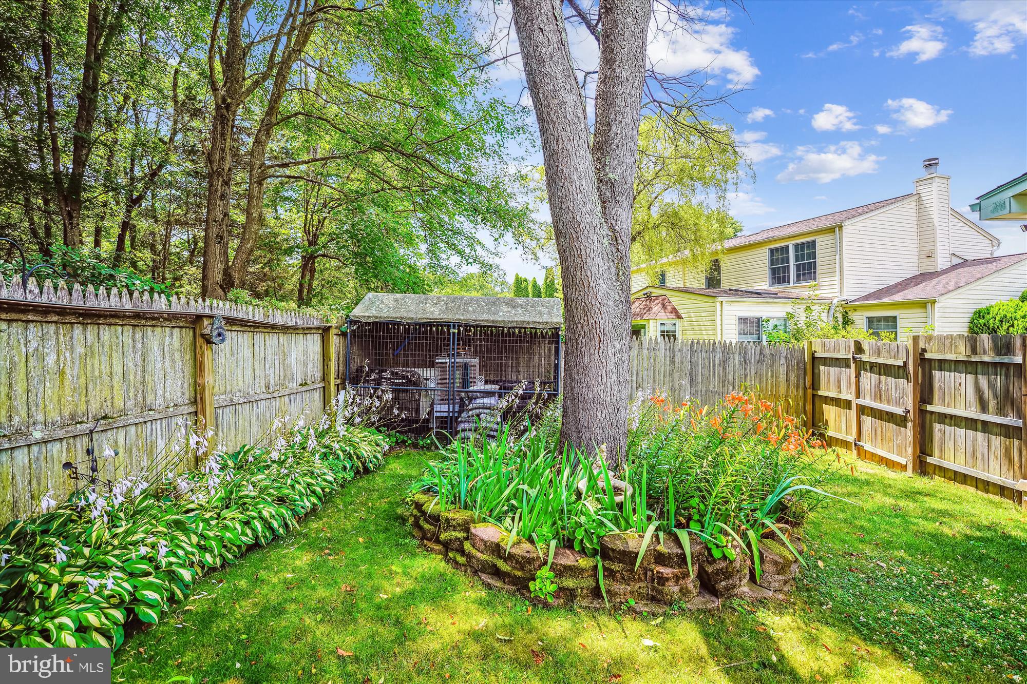 QUINCE ORCHARD MANOR - Residential