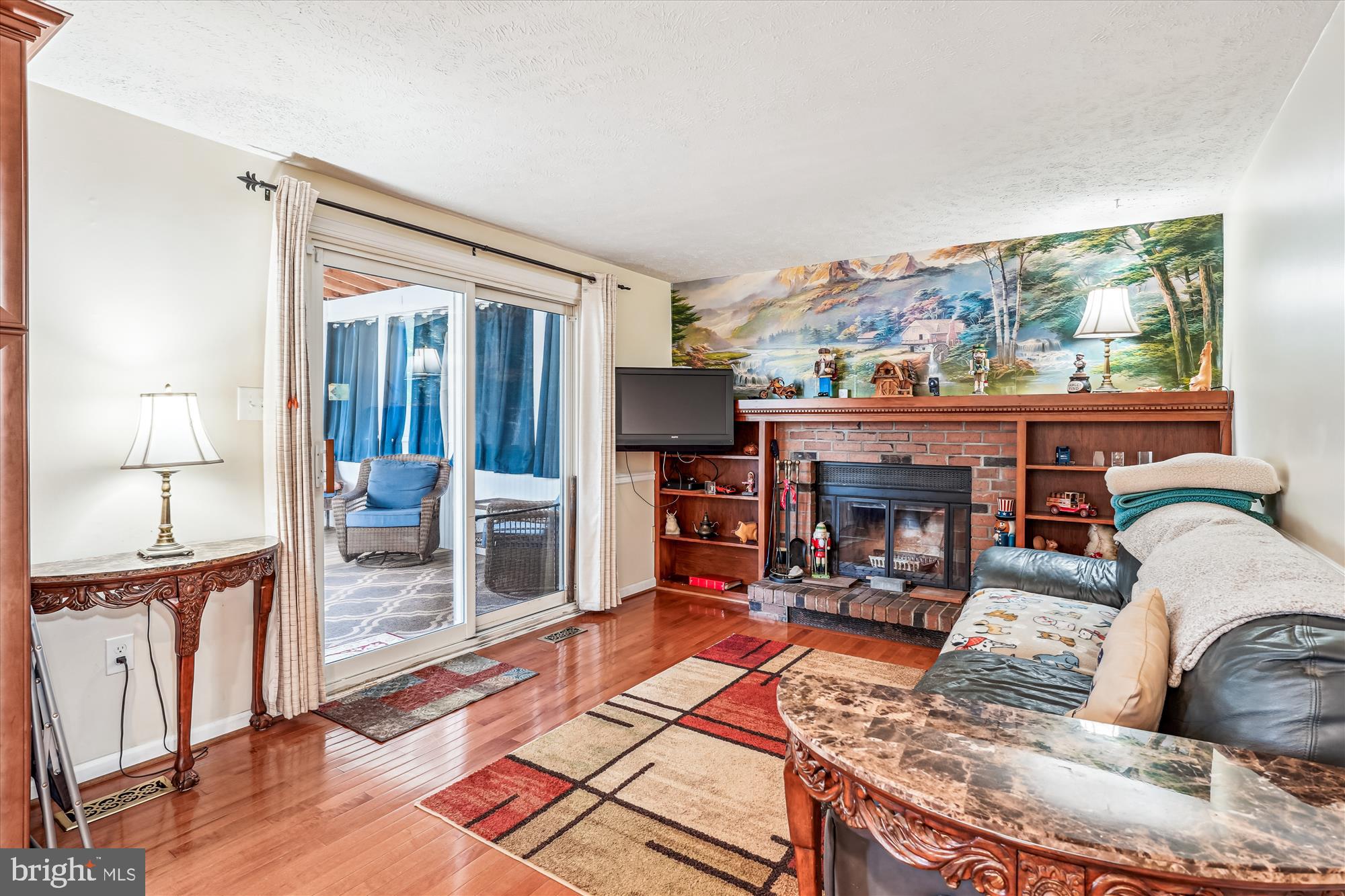 QUINCE ORCHARD MANOR - Residential