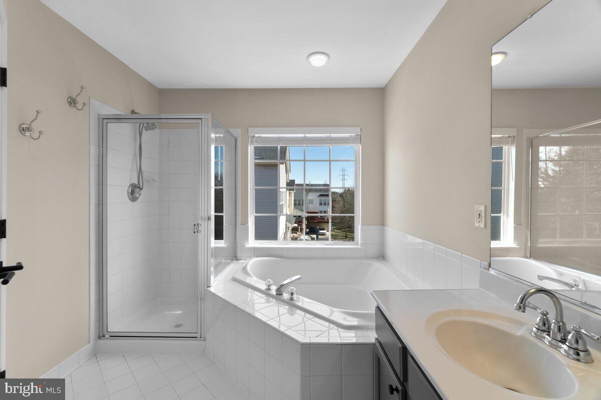 ASHBURN VILLAGE - Residential Lease