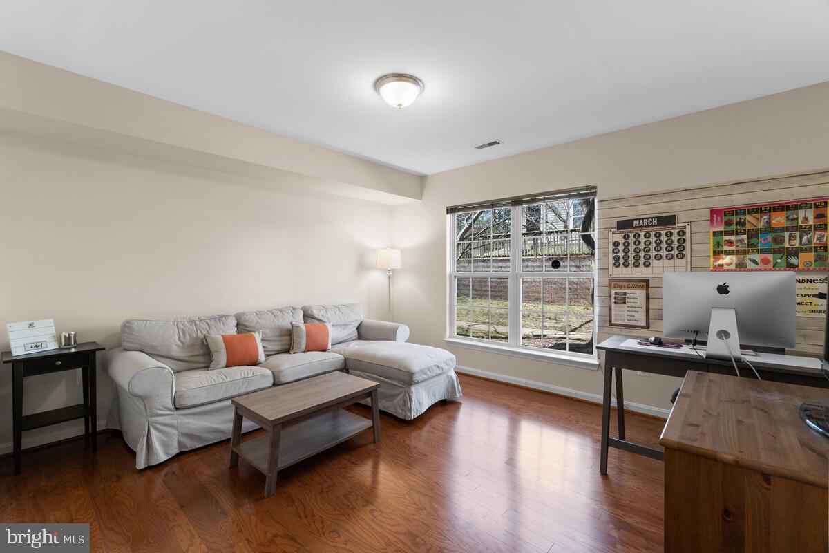 ASHBURN VILLAGE - Residential Lease