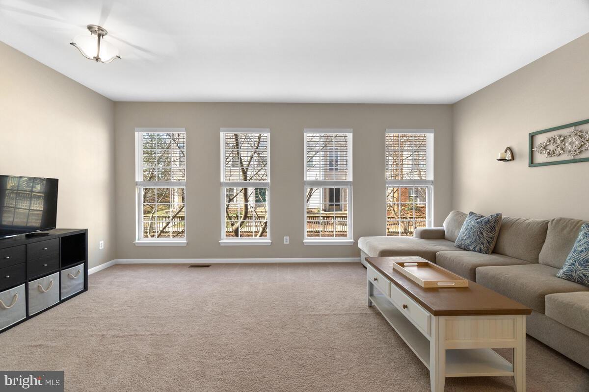 ASHBURN VILLAGE - Residential Lease