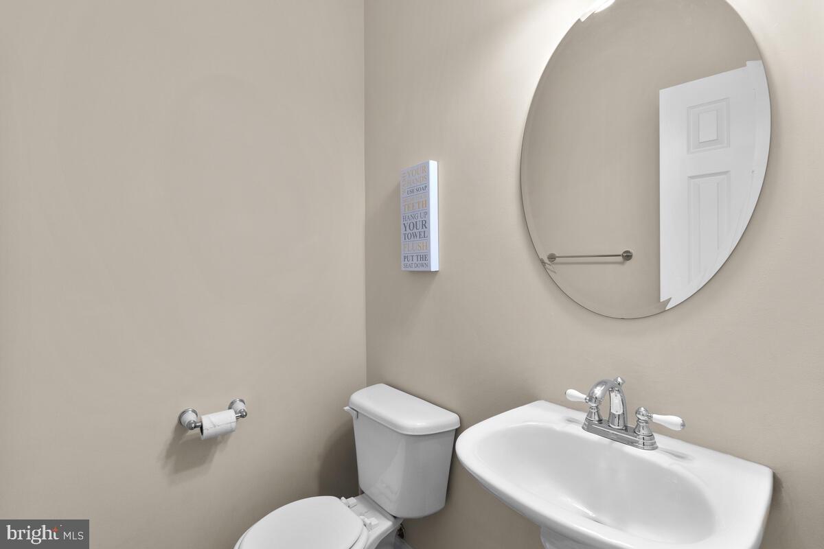 ASHBURN VILLAGE - Residential Lease