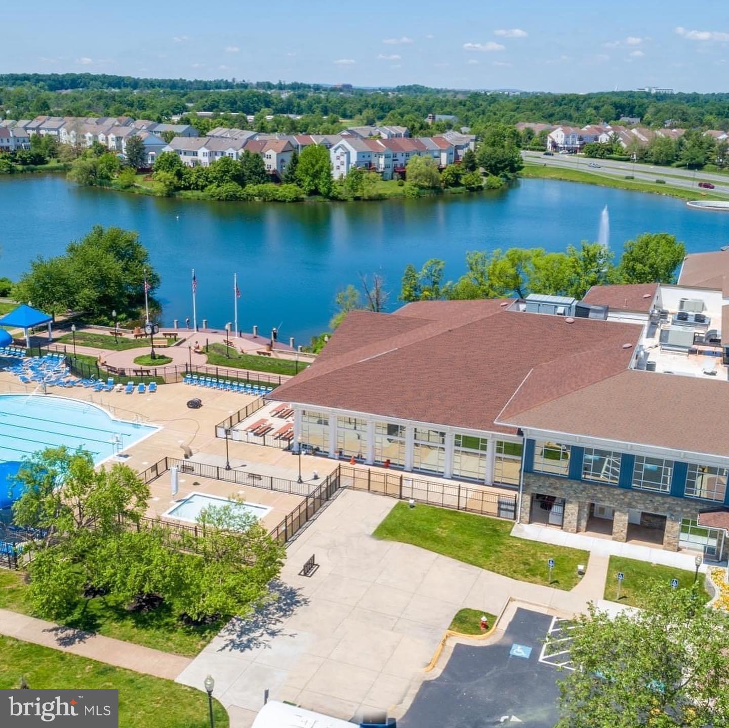 ASHBURN VILLAGE - Residential Lease