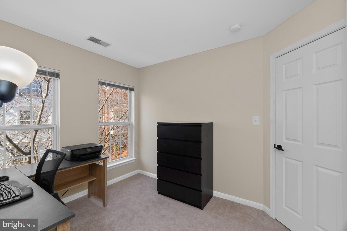 ASHBURN VILLAGE - Residential Lease