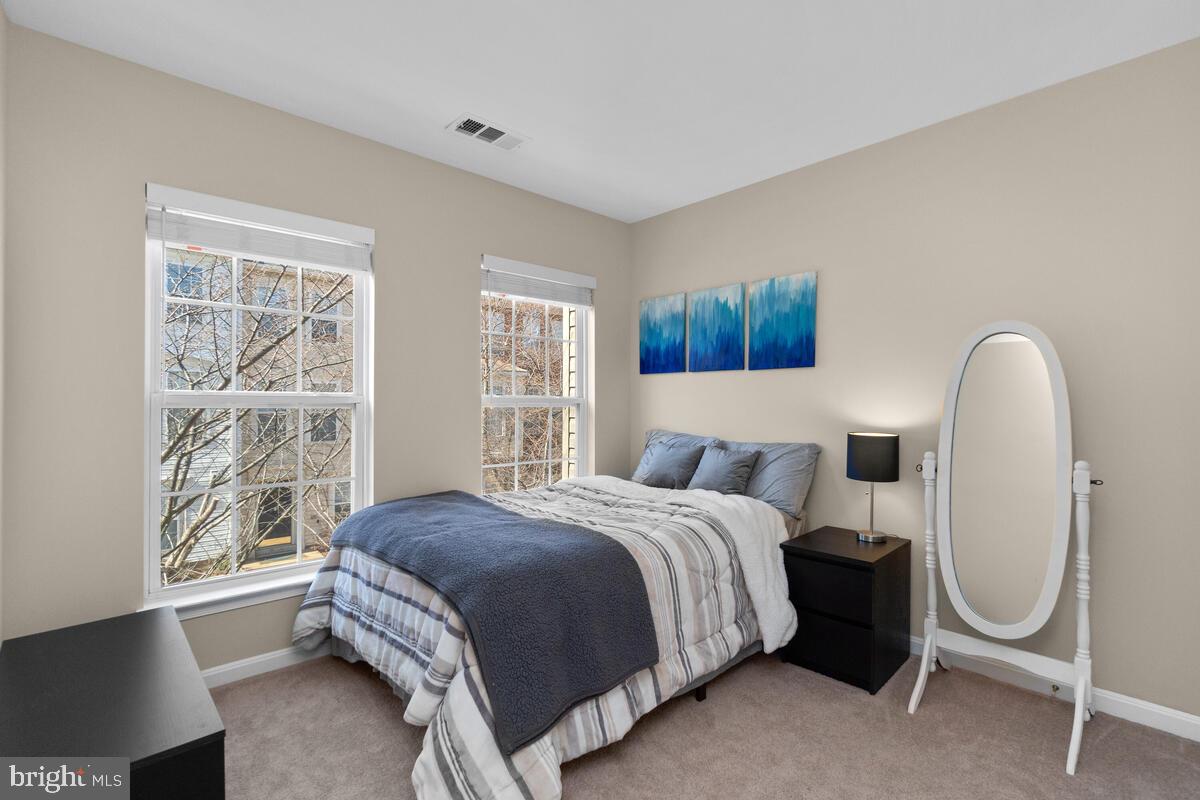 ASHBURN VILLAGE - Residential Lease